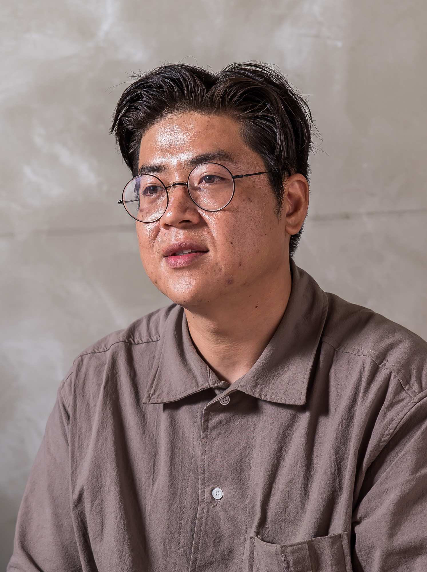 사회;인물;마약;마약밀수;일상속스며든마약;임제훈;1그램의무게;소설가;작가;임제훈작가;실화소설;마약판매;캄보디아마약;자살인도자;자전소설