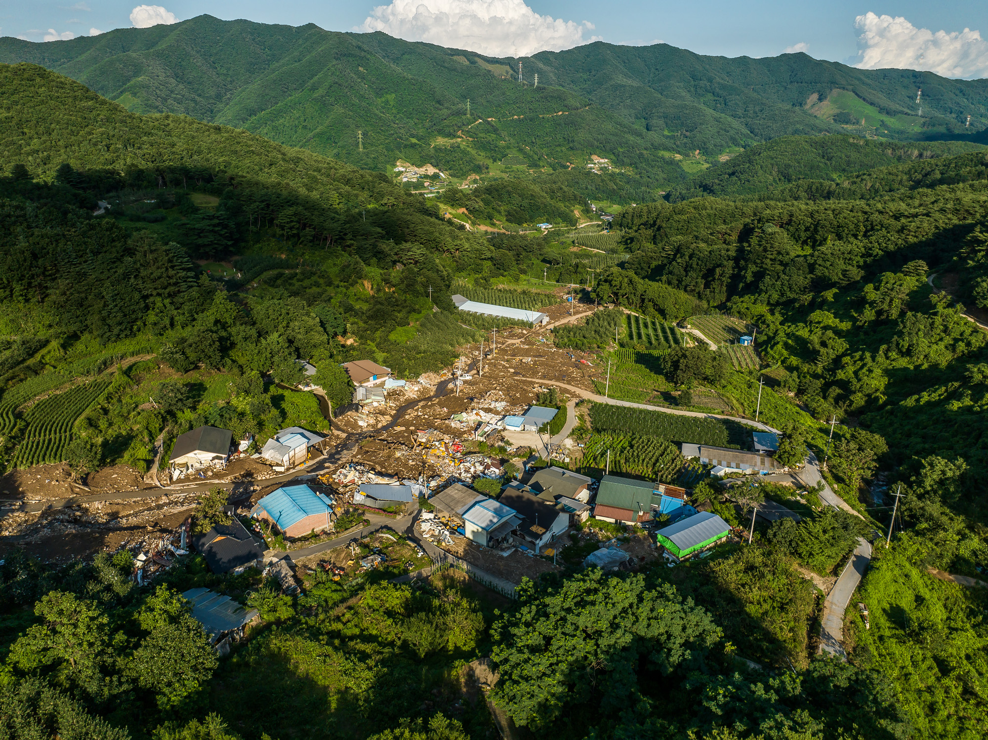 사회;사건사고;천재지변;산사태;폭우;장마;산사태피해스케치;경북예천군효자면산사태;예천군산사태;효자면산사태;인명사고