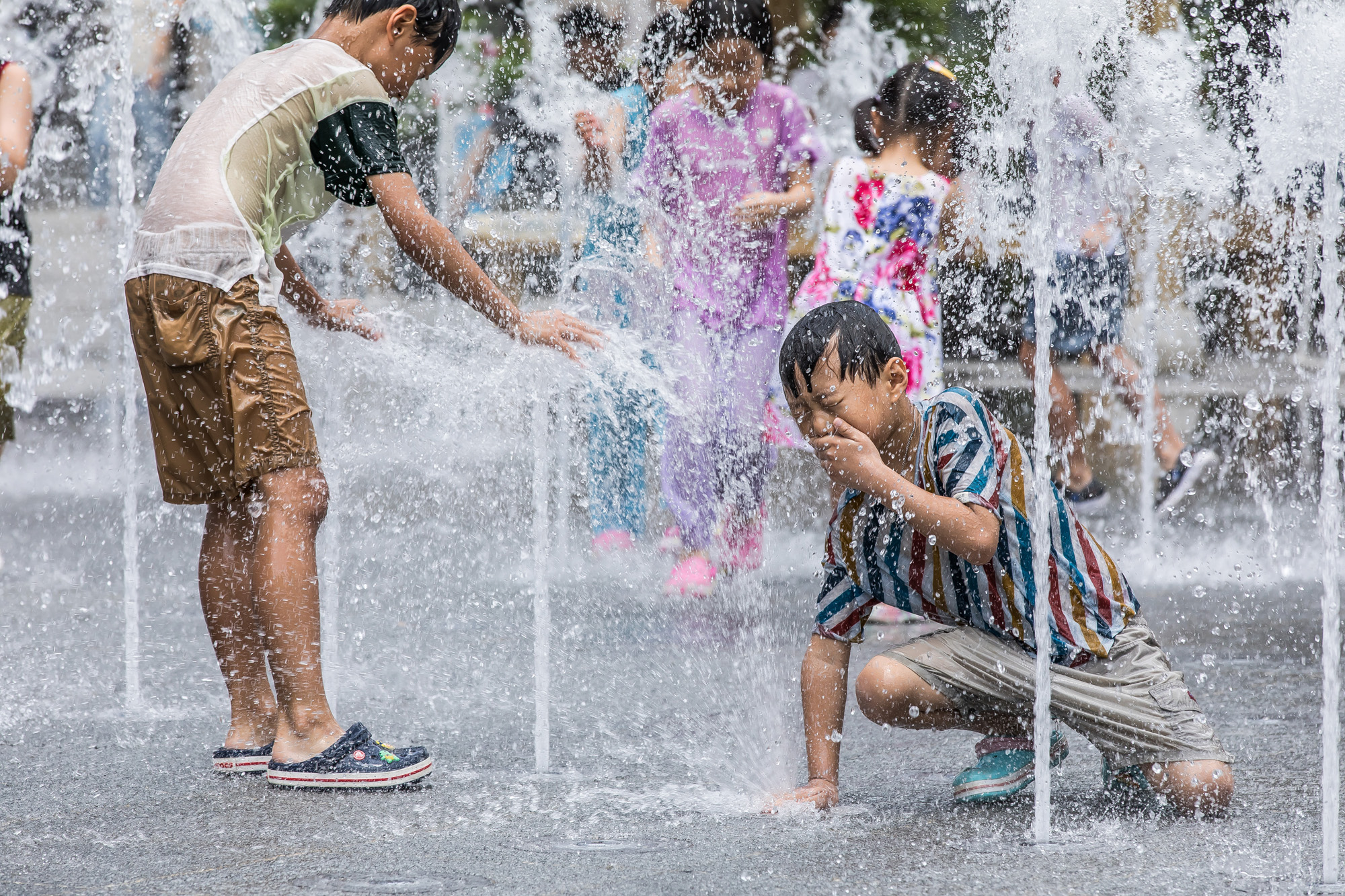 사회;세태;날씨스케치;더위스케치;폭염스케치;광화문광장분수대;폭염특보;한여름;더위물놀이