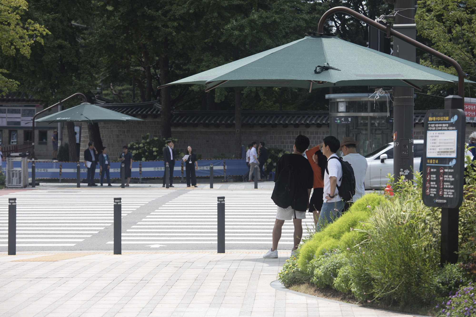 사회;세태;폭염;더위;여름;그늘막;횡단보도;서울광장