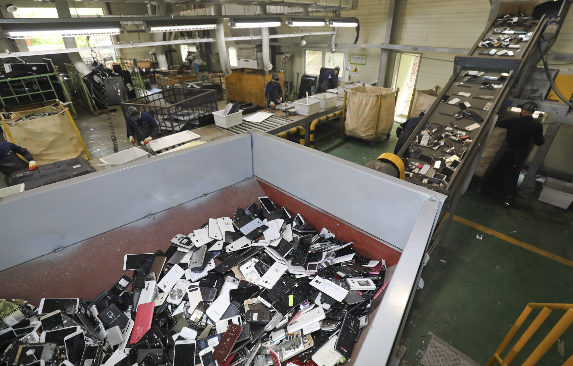 수도권자원순환센터;휴대폰;페휴대폰;순환거버넌스