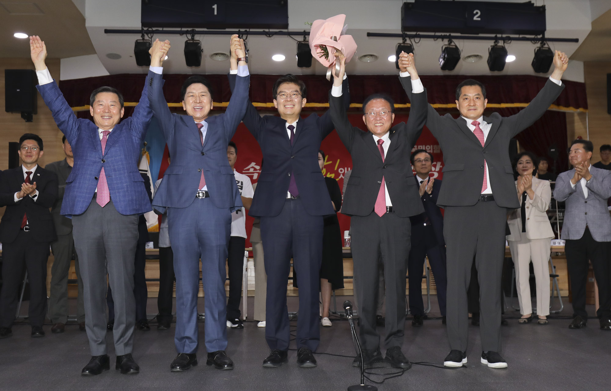 정치;조정훈;조정훈국민의힘합당;조정훈국민의힘합류;시대전환국민의힘;동행서약식