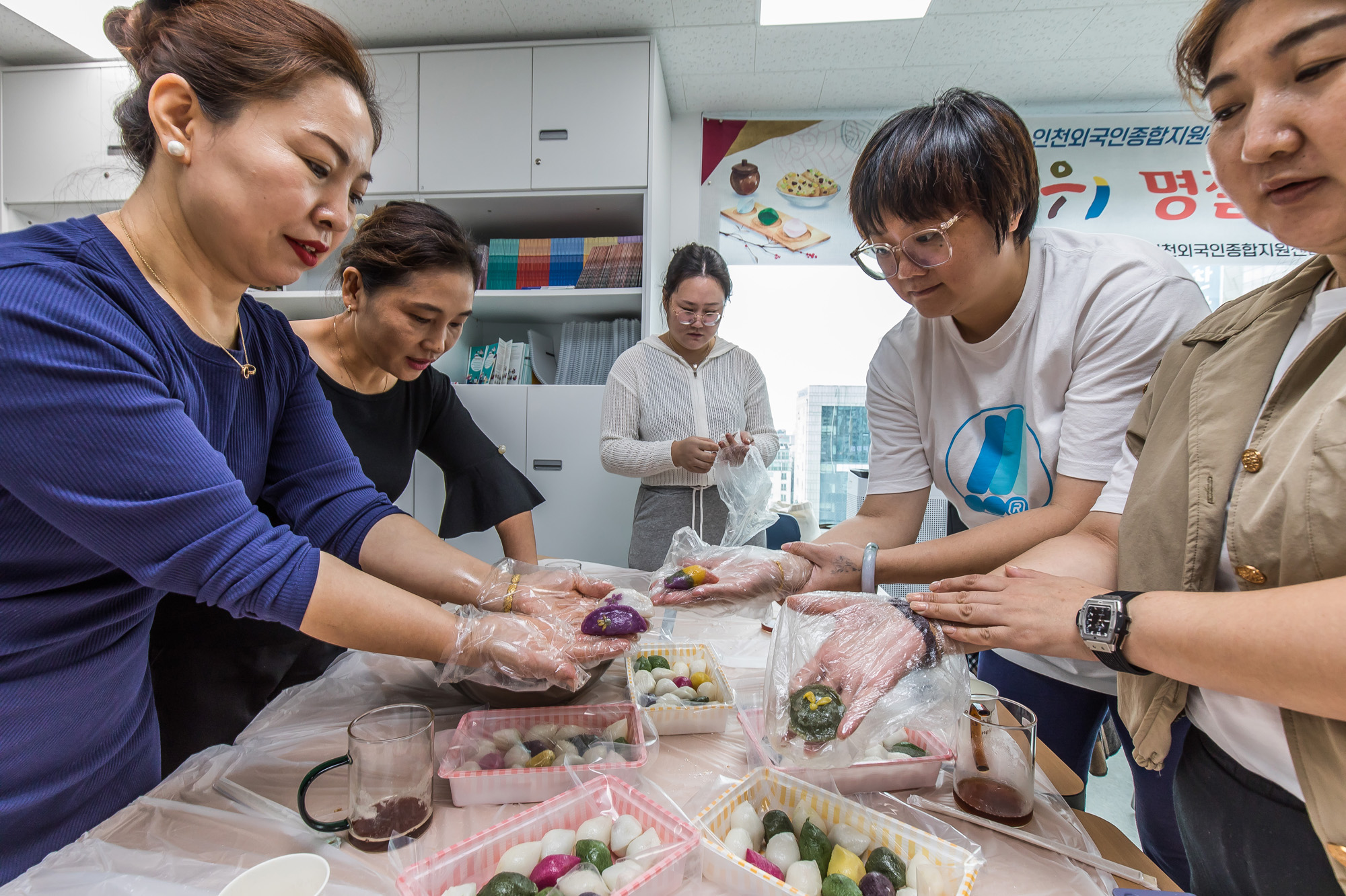 명절;추석;한가위;한가위송편;엔데믹;엔데믹추석;인천외국인종합지원센터;외국인한가위명절음식만들기;명절음식만들기체험프로그램