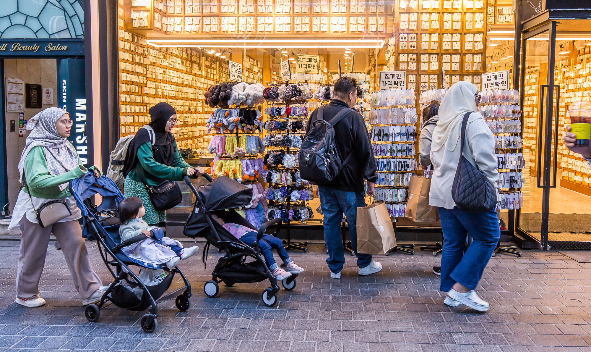 사회;세태;경제;명동거리;명동상권;명동외국인관광객;명동중국인관광객;유커;산커