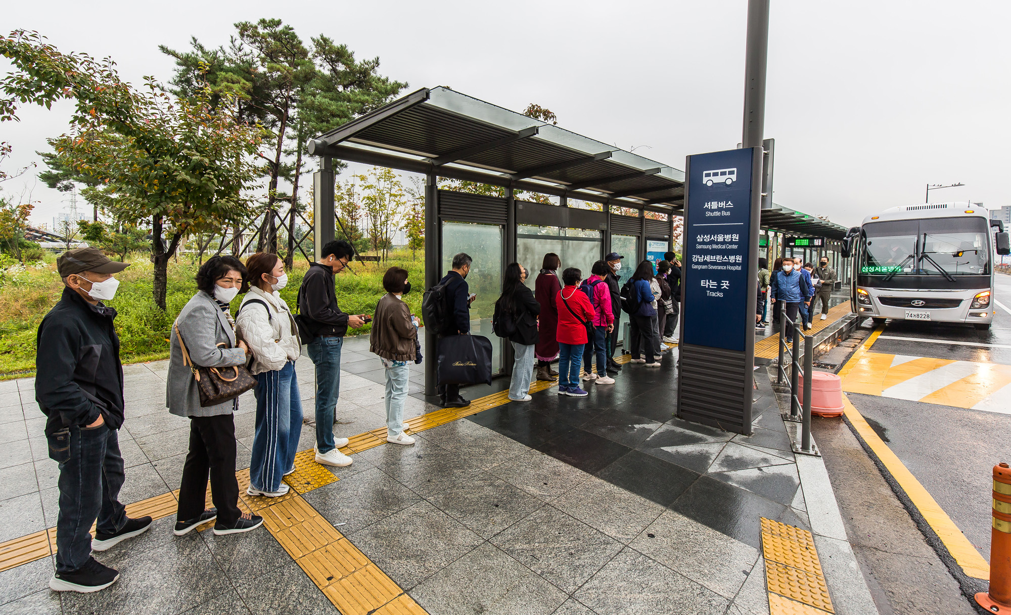 사회;세태;건강;의학;의료;대형종합병원;수서역버스정류장;병원셔틀버스;종합병원진료;종합병원서울상경