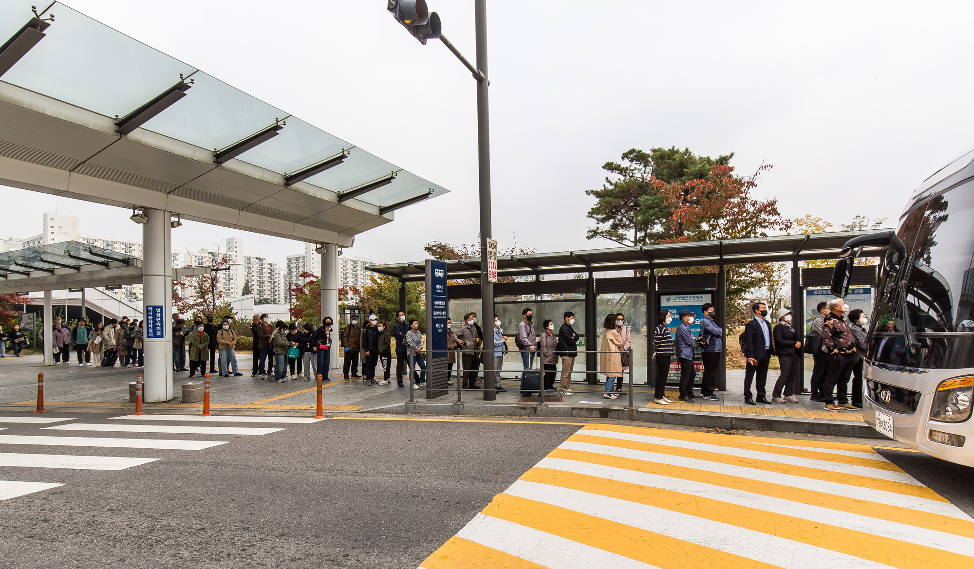 사회;세태;건강;의학;의료;대형종합병원;수서역버스정류장;병원셔틀버스;종합병원진료;종합병원서울상경