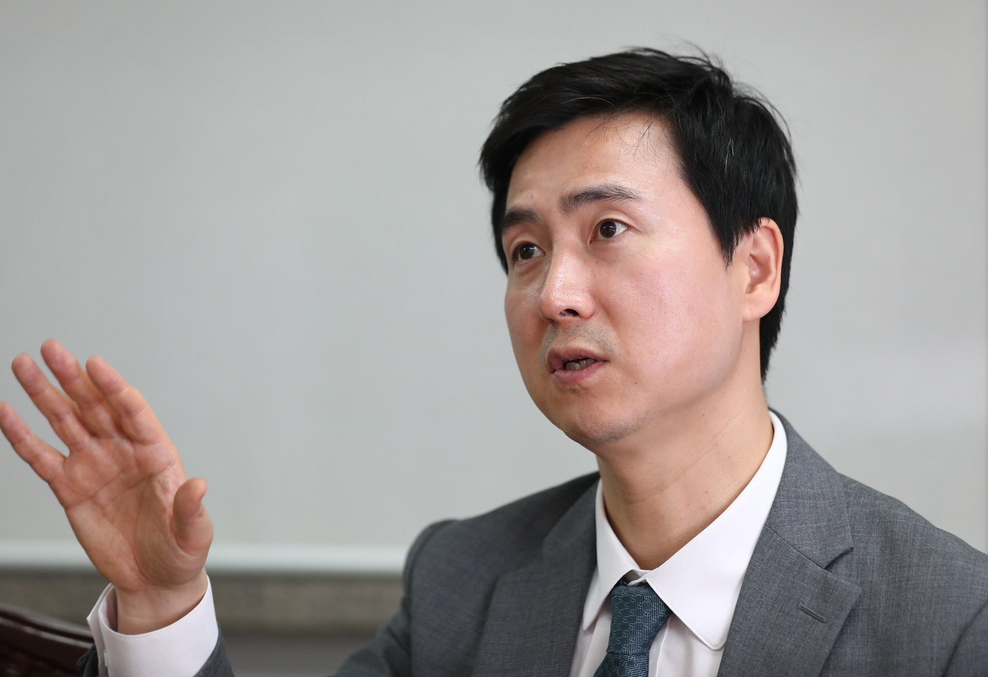정치;국회;인터뷰;김기흥;대통령비서실부대변인;총선출마