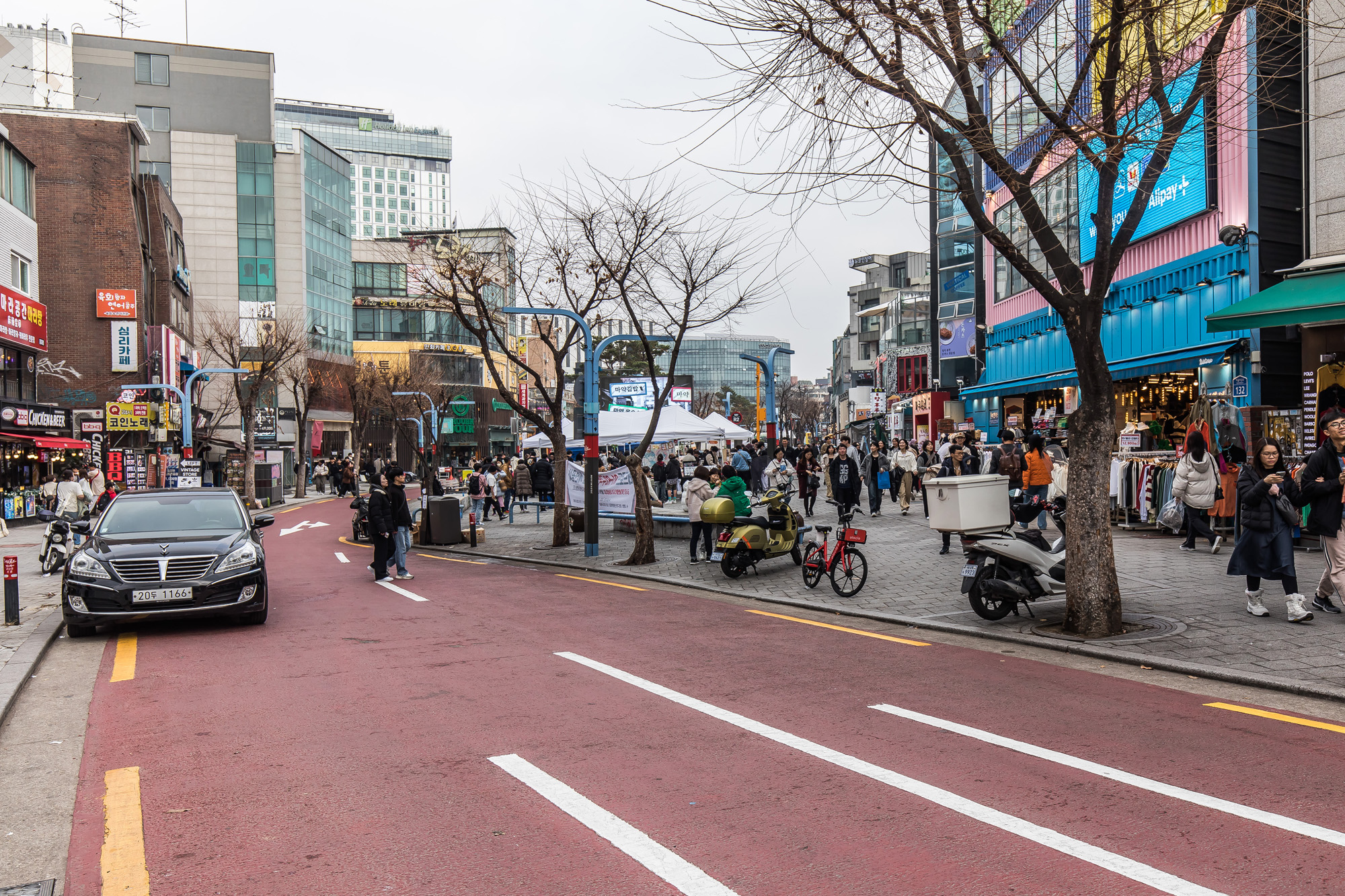 사회;세태;화보;홍대;홍대거리;홍대레드로드;마포구관광특화거리;redroad;홍대중심가차없는거리;경제상권;홍대상권