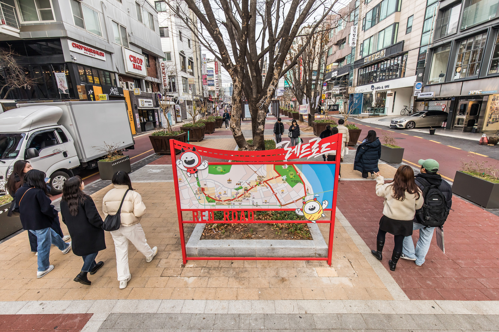 사회;세태;화보;홍대;홍대거리;홍대레드로드;마포구관광특화거리;redroad;홍대중심가차없는거리;경제상권;홍대상권