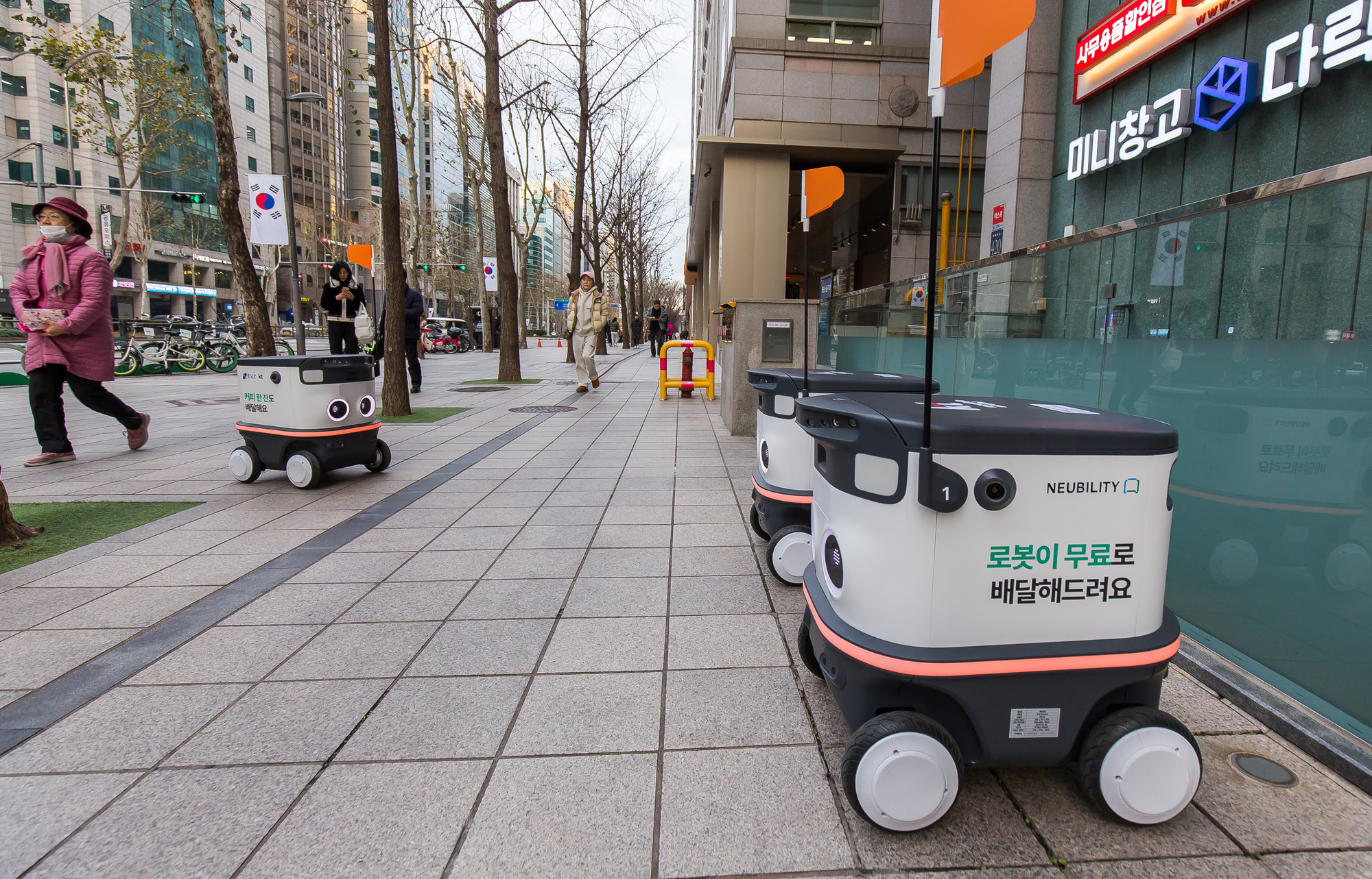 사회;IT;정보통신;테크;기술;자율주행로봇;자율주행배달로봇;뉴비;강남누비는로봇