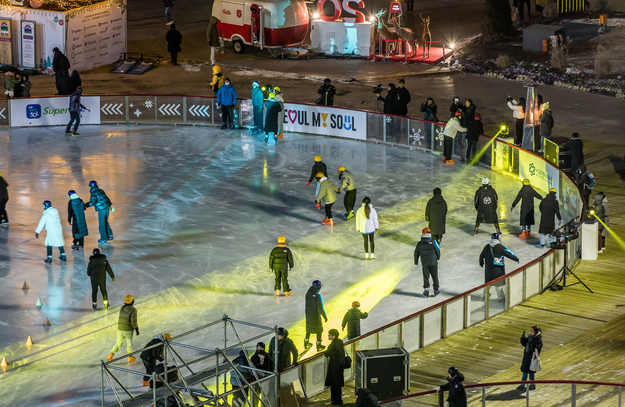 사회;겨울;계절;스케이트장;서울광장스케이트장개장;시청광장스케이트장