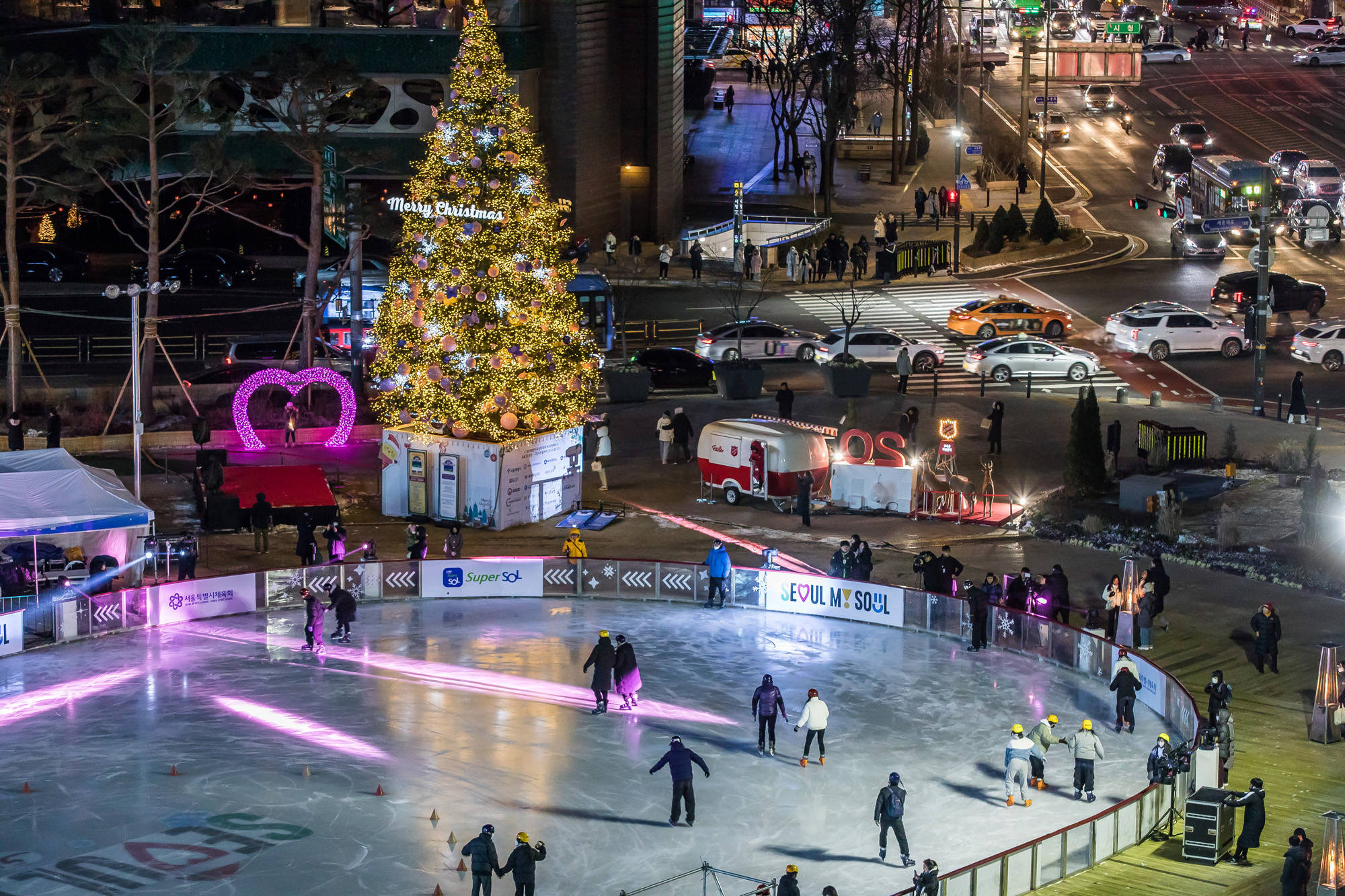 사회;겨울;계절;스케이트장;서울광장스케이트장개장;시청광장스케이트장