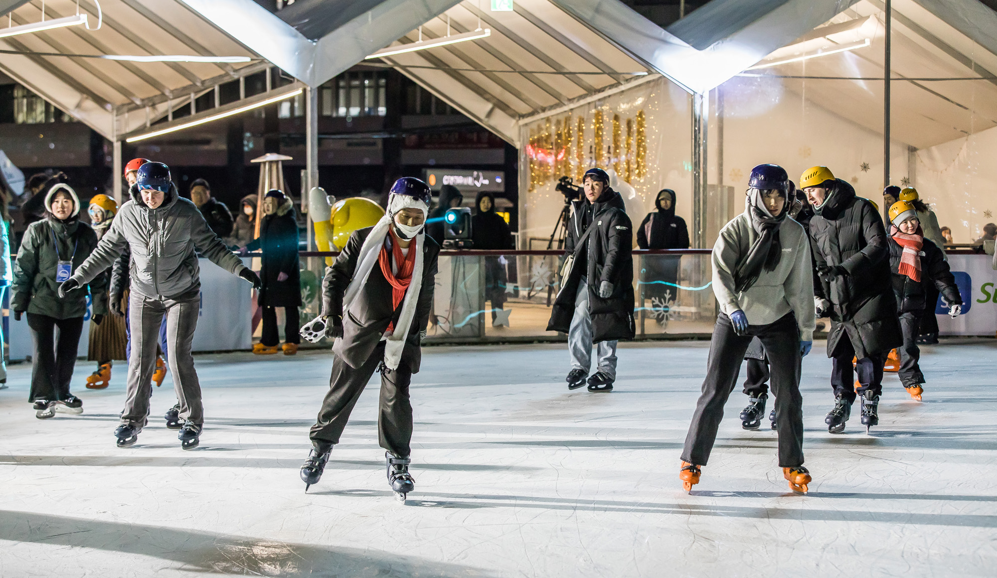 사회;겨울;계절;스케이트장;서울광장스케이트장개장;시청광장스케이트장
