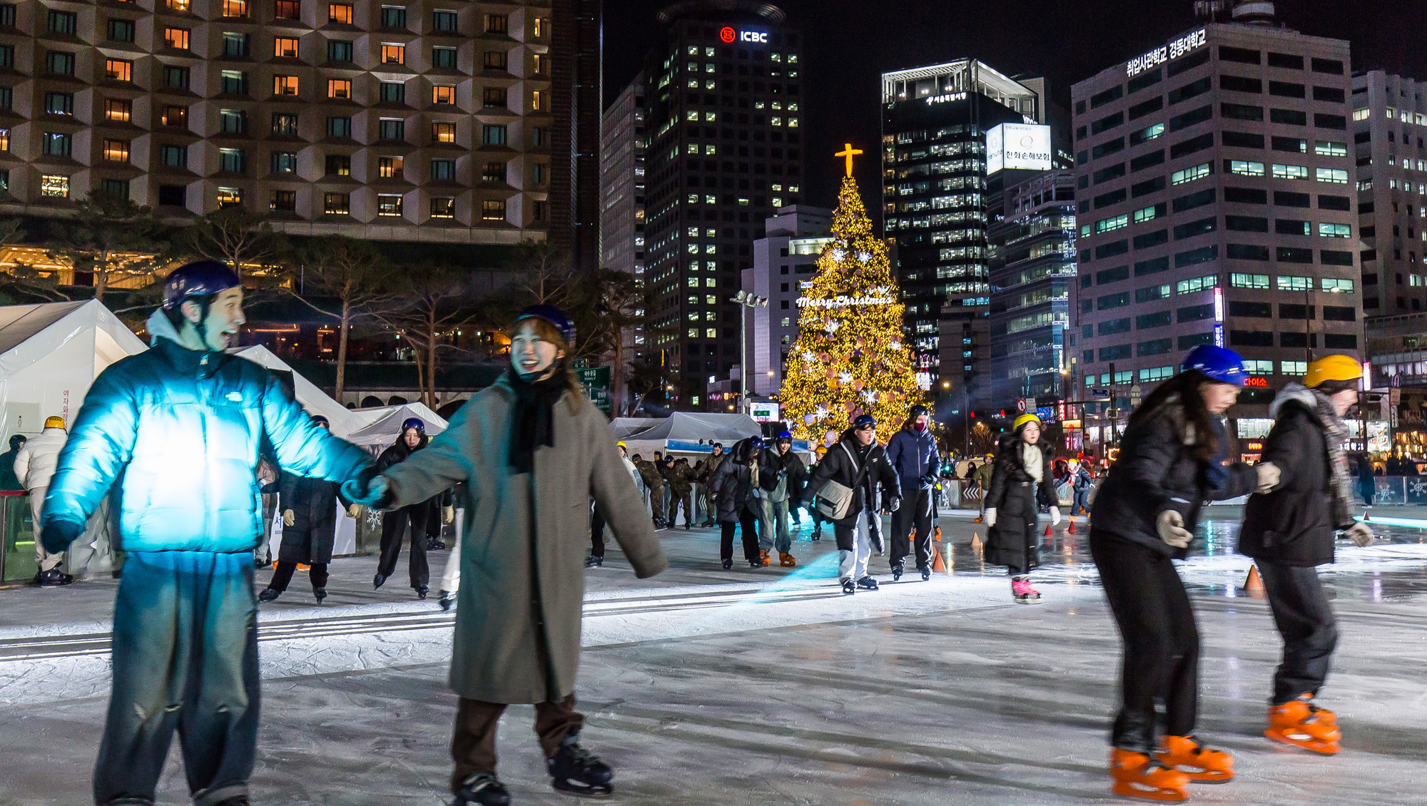 사회;겨울;계절;스케이트장;서울광장스케이트장개장;시청광장스케이트장