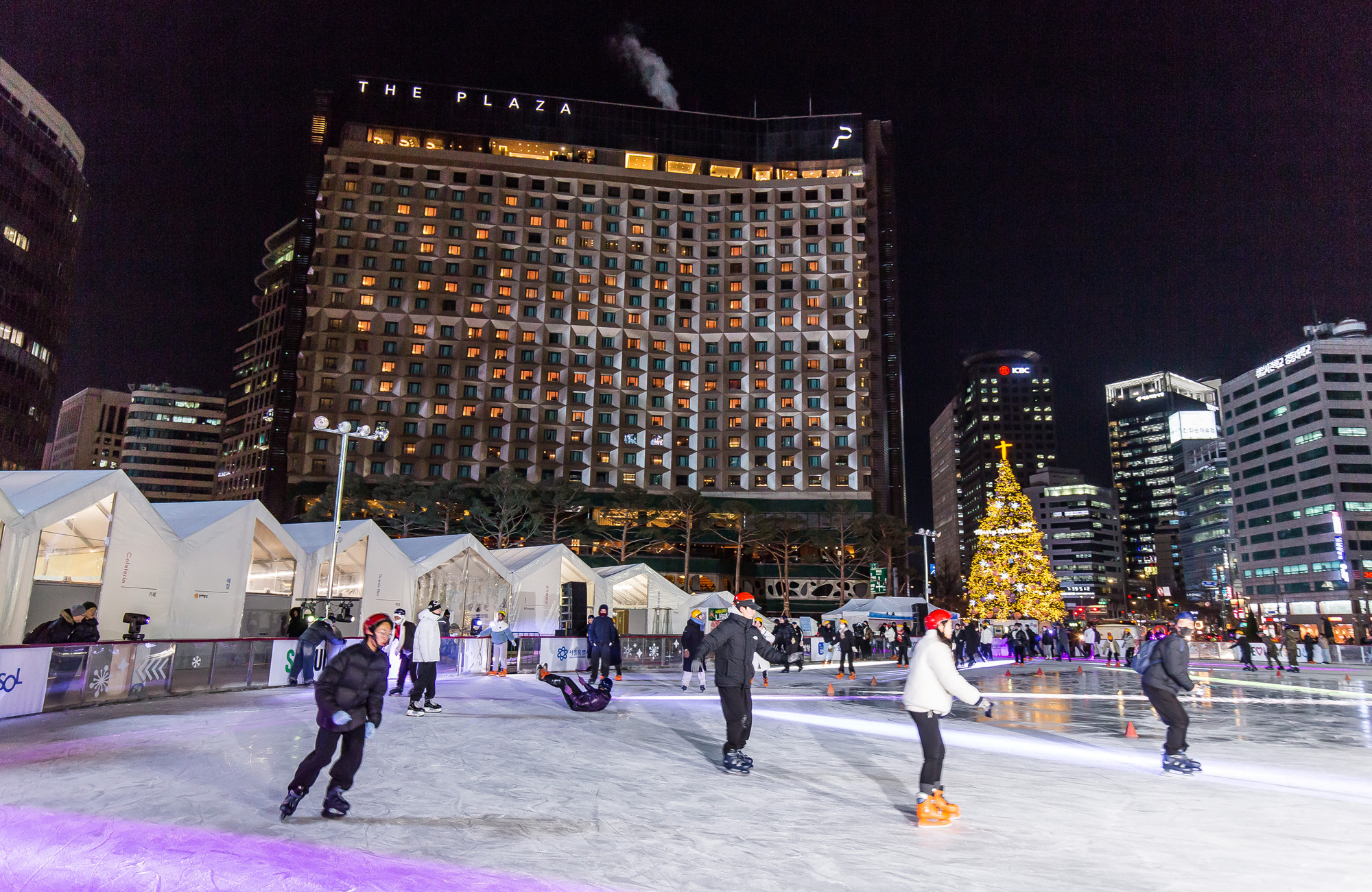 사회;겨울;계절;스케이트장;서울광장스케이트장개장;시청광장스케이트장