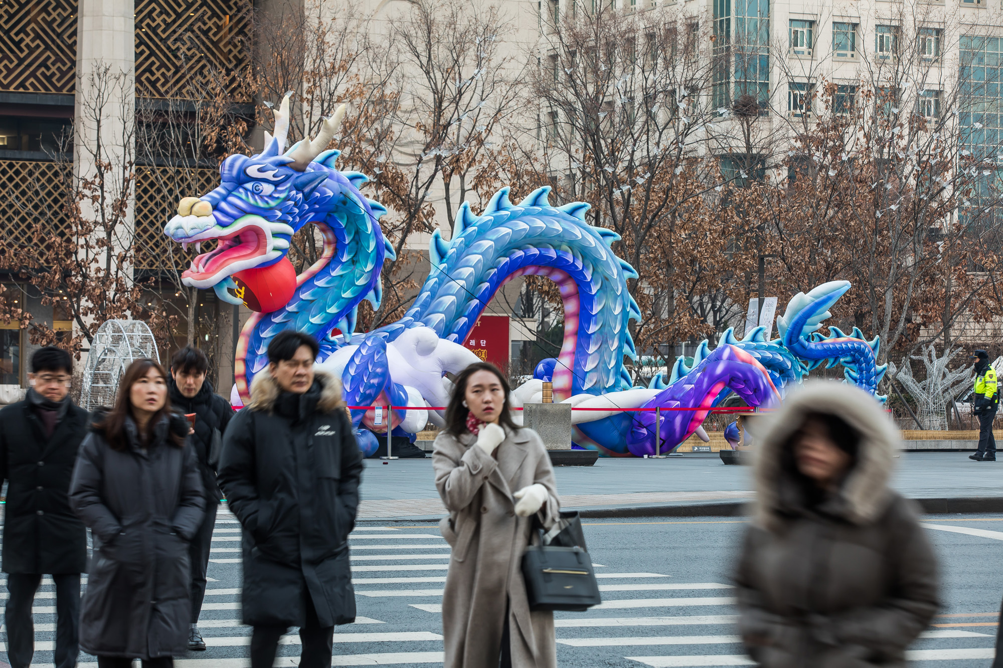 사회;세태;신년;신년호;청룡의해;용의해;2024년;푸른용조형물;광화문광장;2023서울빛초롱축제