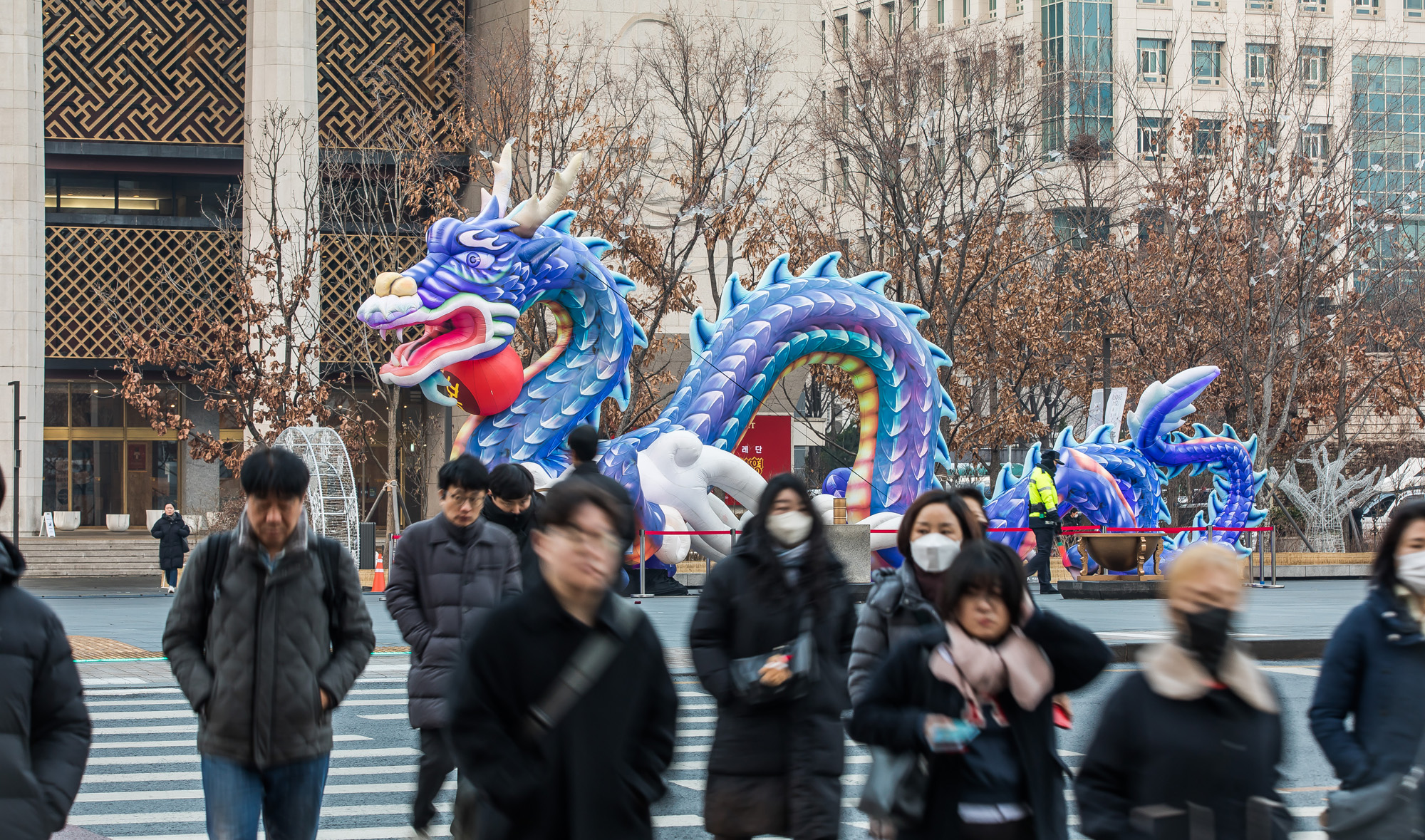 사회;세태;신년;신년호;청룡의해;용의해;2024년;푸른용조형물;광화문광장;2023서울빛초롱축제