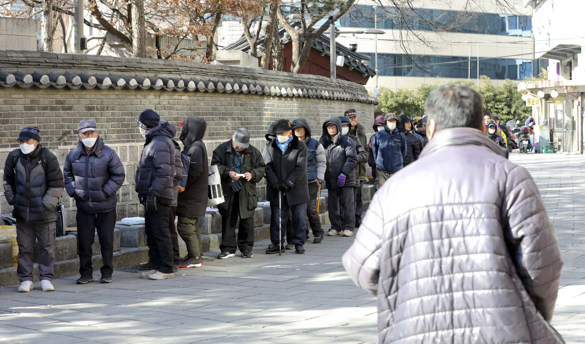 무료급식소;노인탑골공원;노인종로;종로무료급식소;한파노인;노인점심