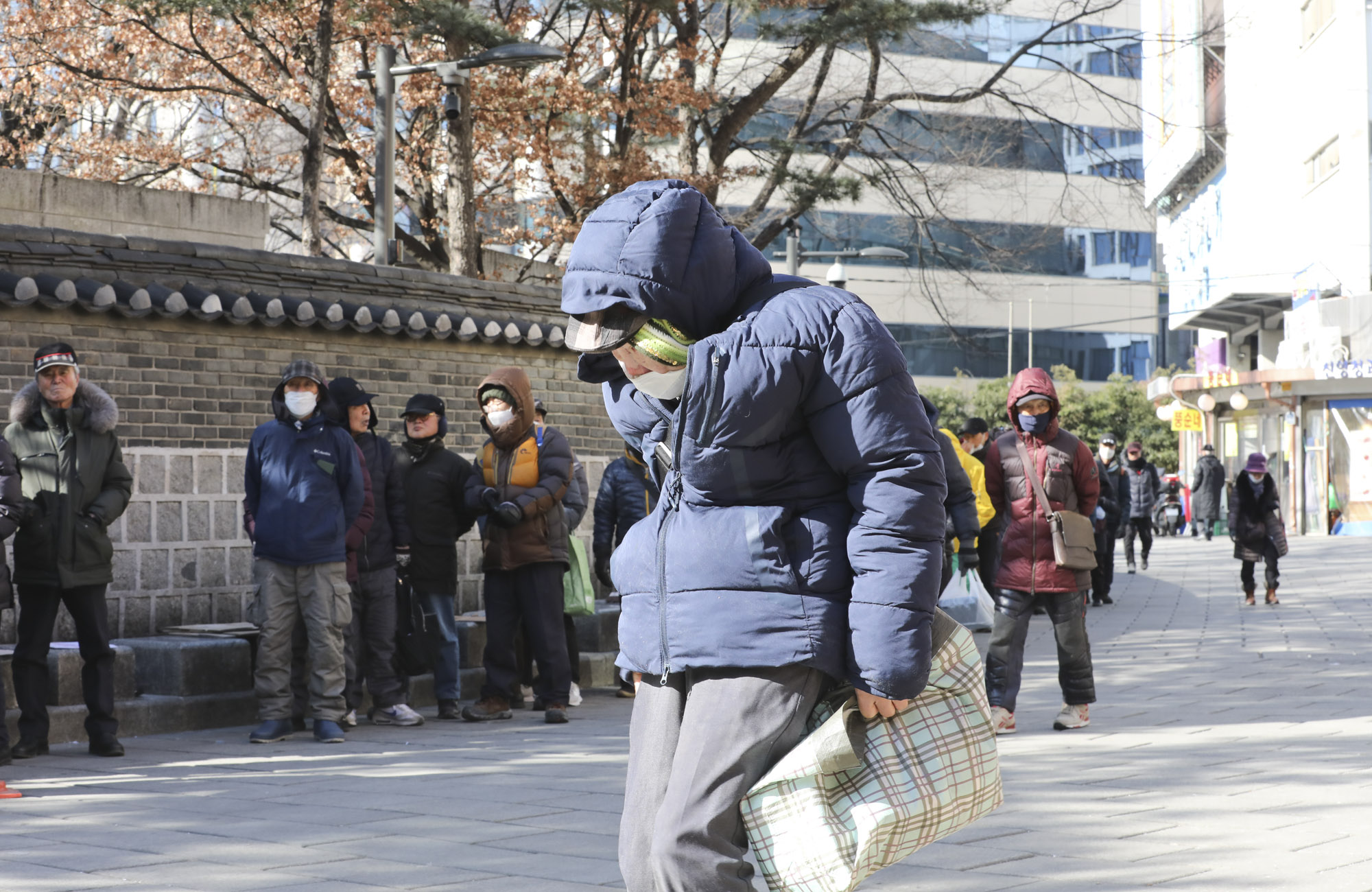 무료급식소;노인탑골공원;노인종로;종로무료급식소;한파노인;노인점심