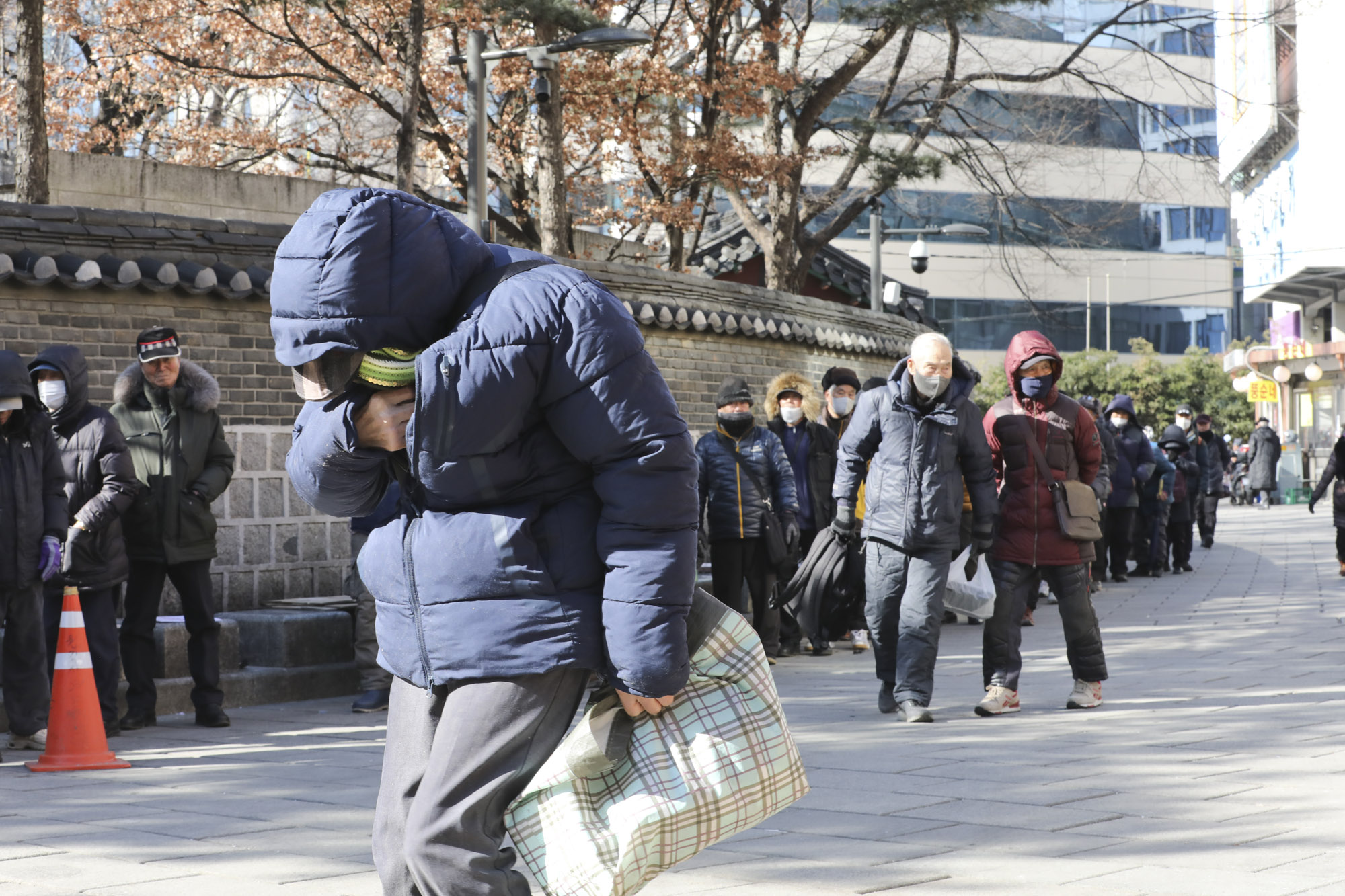 무료급식소;노인탑골공원;노인종로;종로무료급식소;한파노인;노인점심