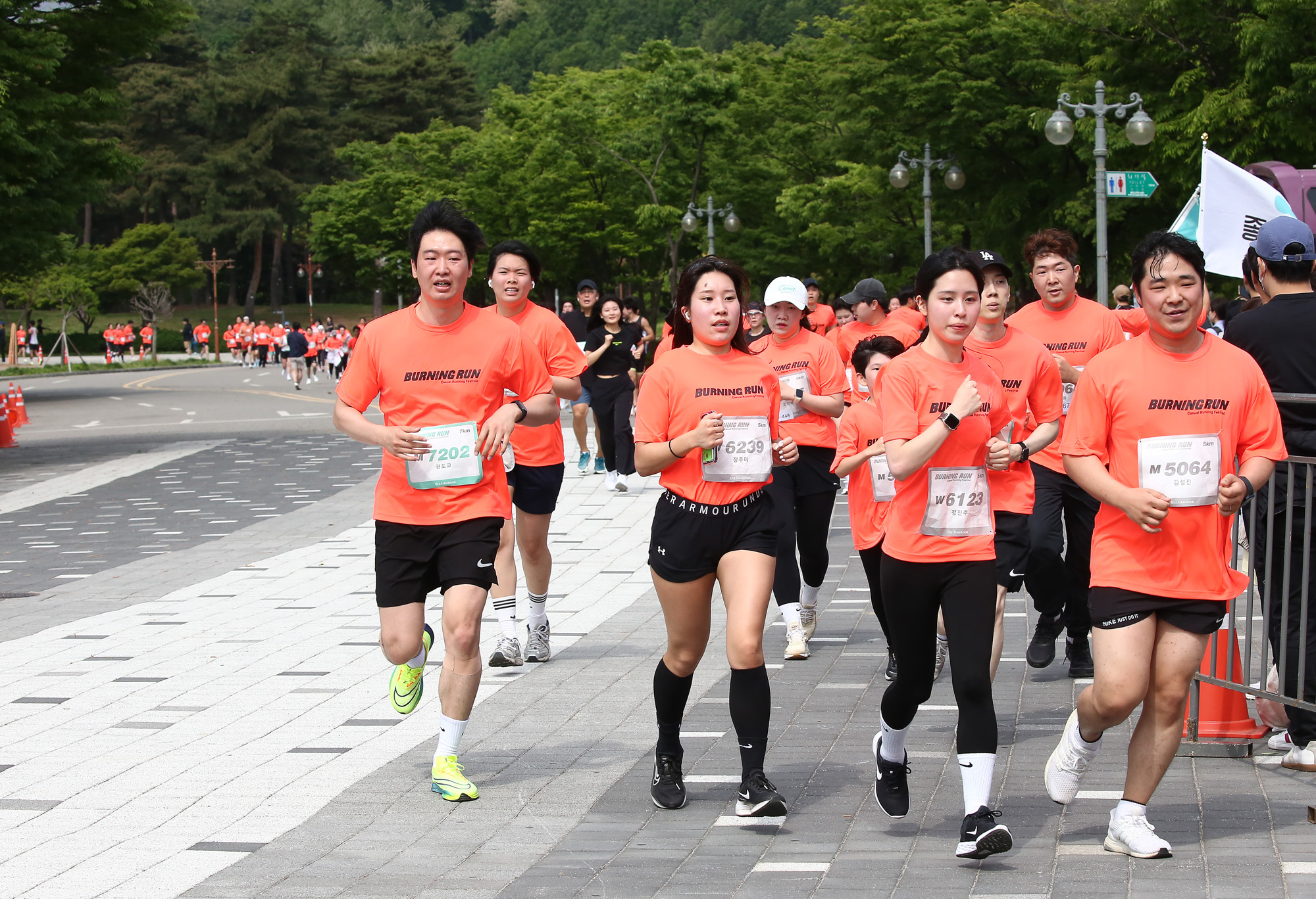 비즈한국 버닝런 2024