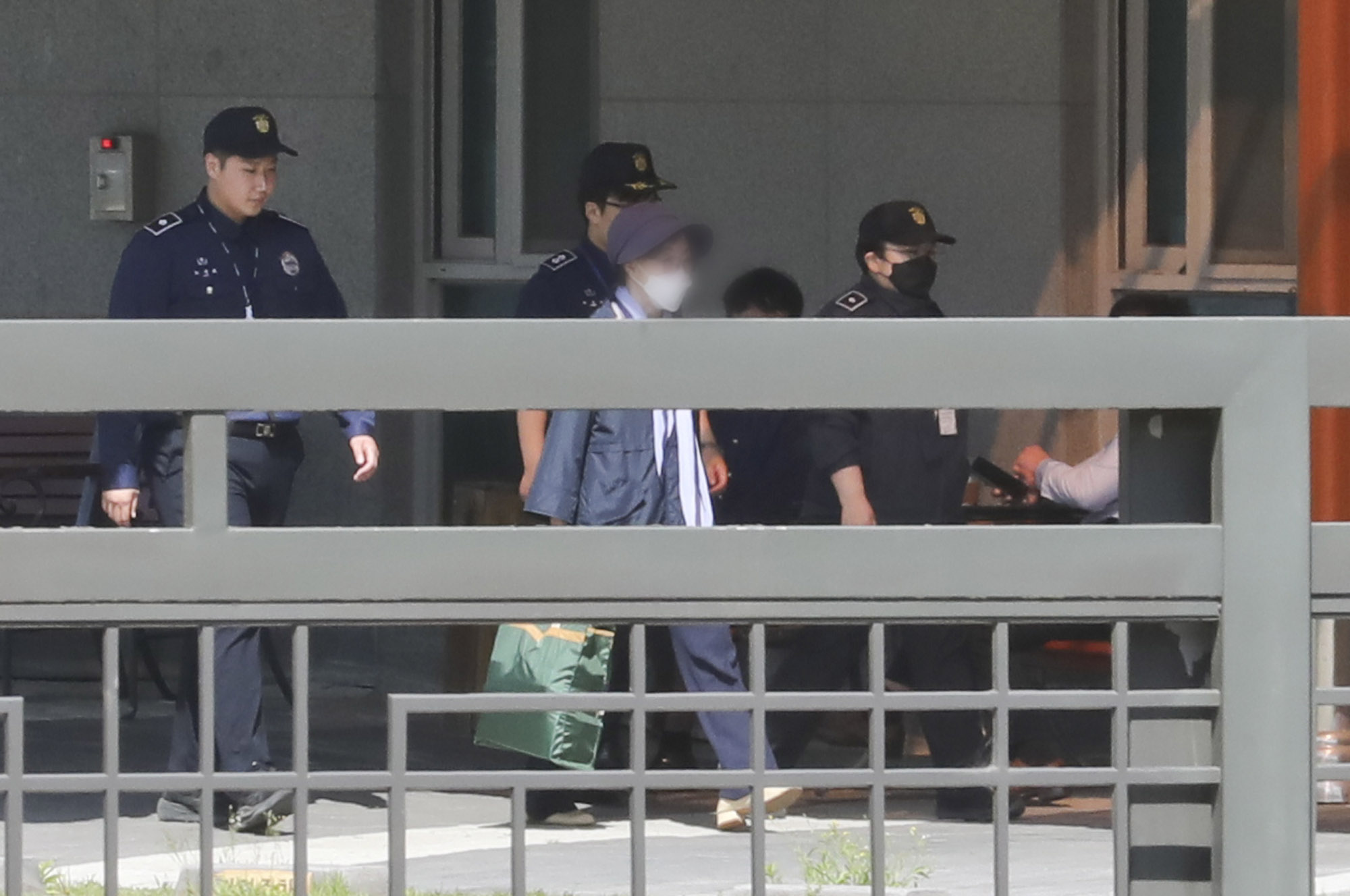 최은순;윤석열장모;김건희최은순;윤석열최은순;최은순가석방;최은순출소;최은순동부구치소