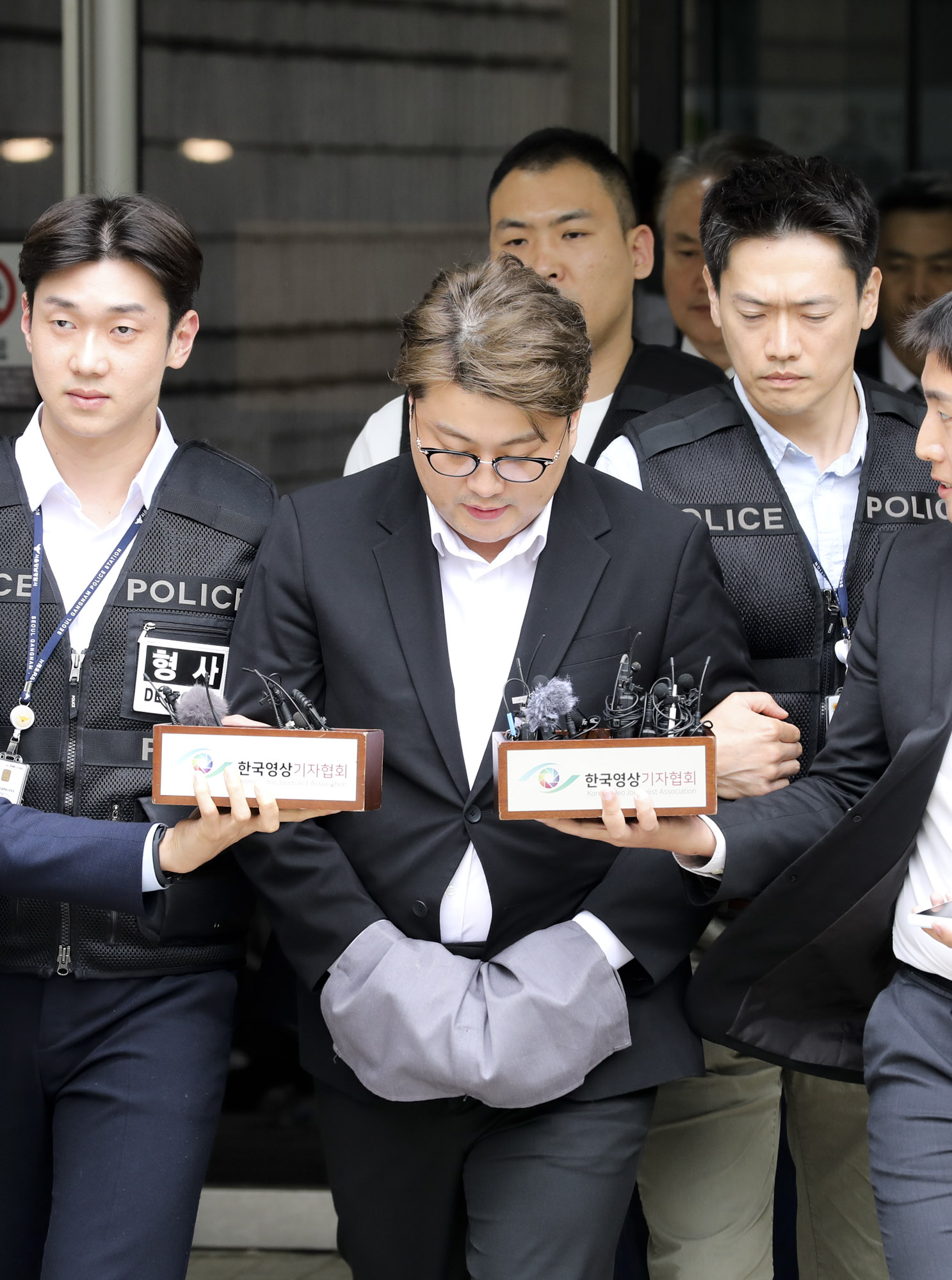 김호중;김호중영장실질심사;김호중법워니 김호중구속;김호중가수;가수김호중