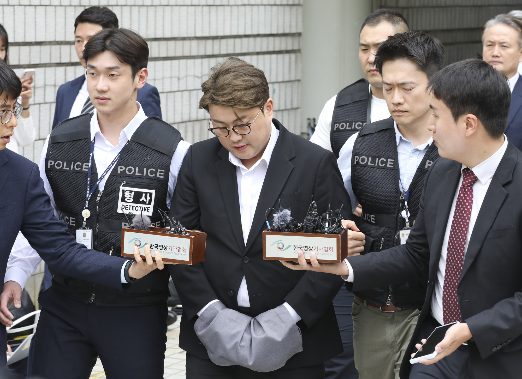 김호중;김호중영장실질심사;김호중법워니 김호중구속;김호중가수;가수김호중