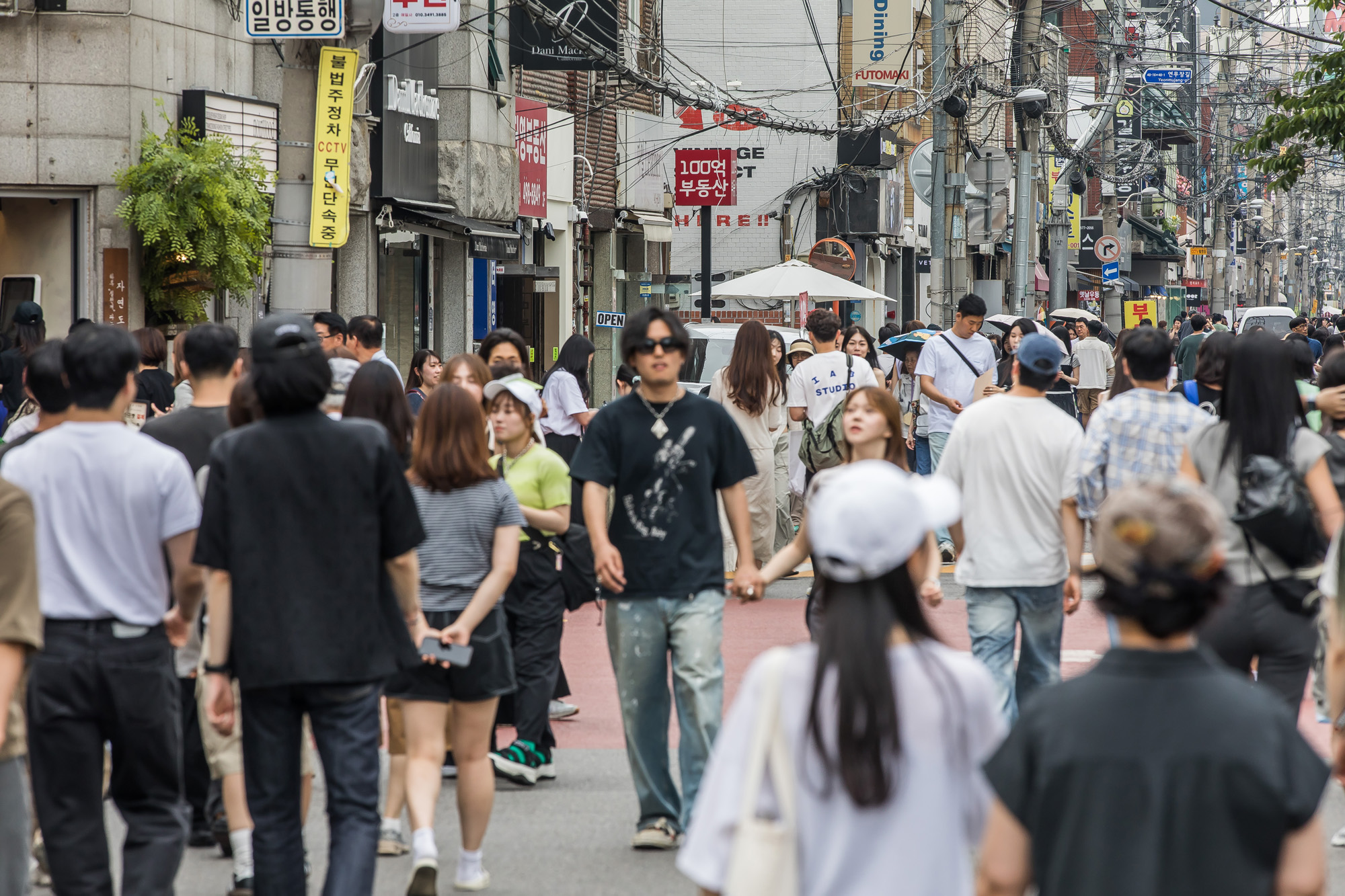 경제;상권;팝업스토어;팝업성지;성수동;성수동카페거리;성수동연무장길;성수동팝업성지;체험형스토어;젠트리피케이션