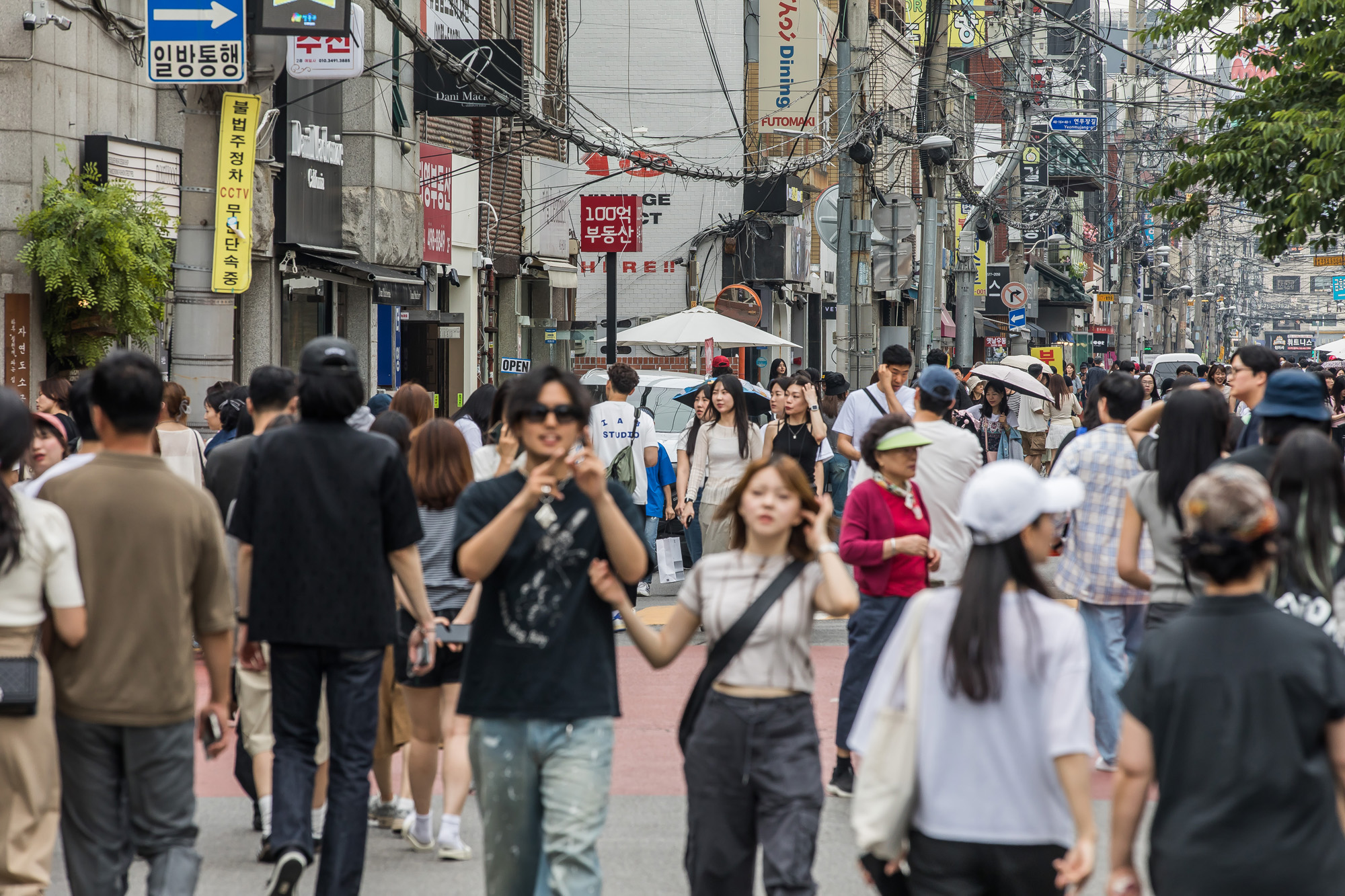 경제;상권;팝업스토어;팝업성지;성수동;성수동카페거리;성수동연무장길;성수동팝업성지;체험형스토어;젠트리피케이션
