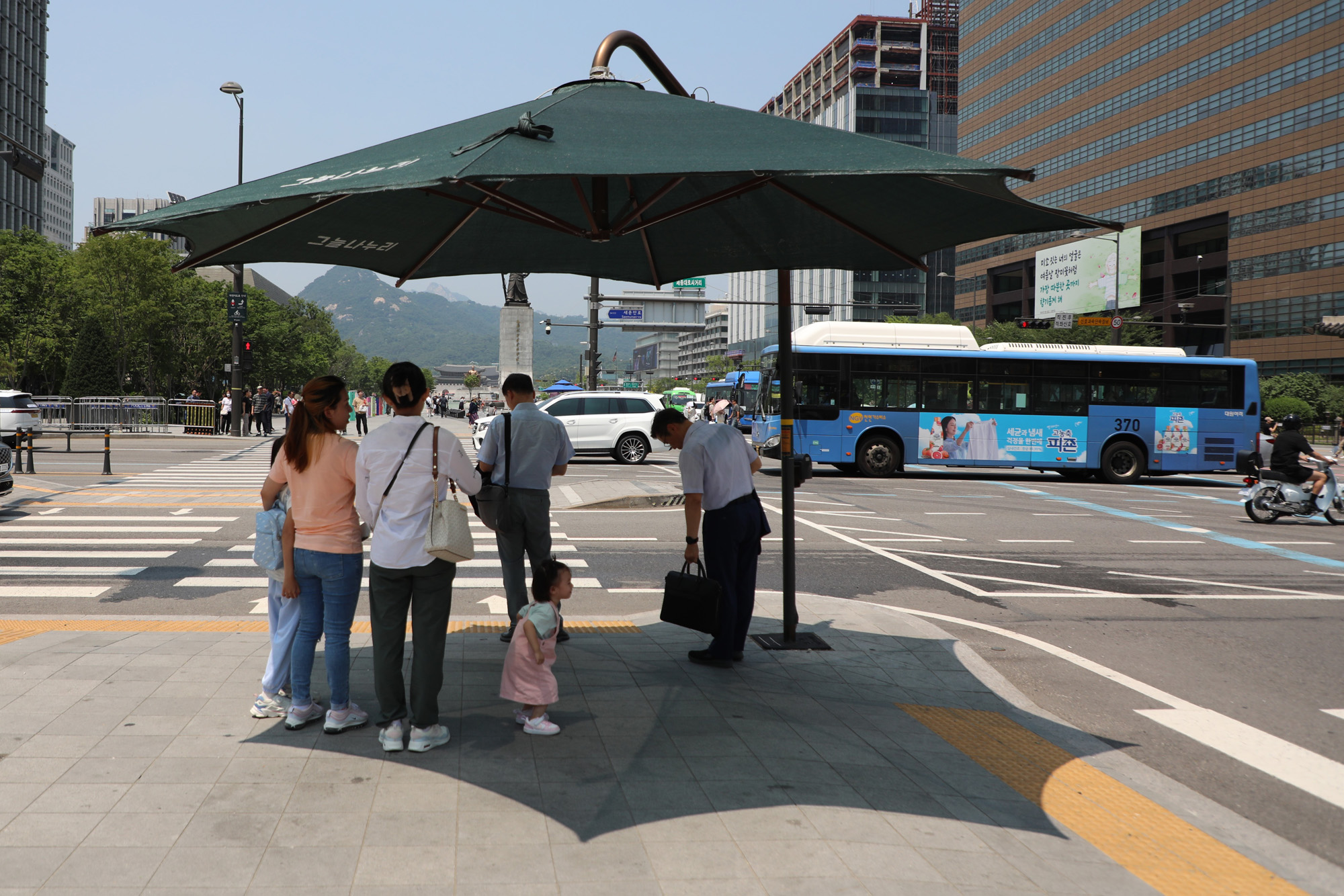 사회;날씨;무더위;폭염주의보;여름폭염;광화문그늘막