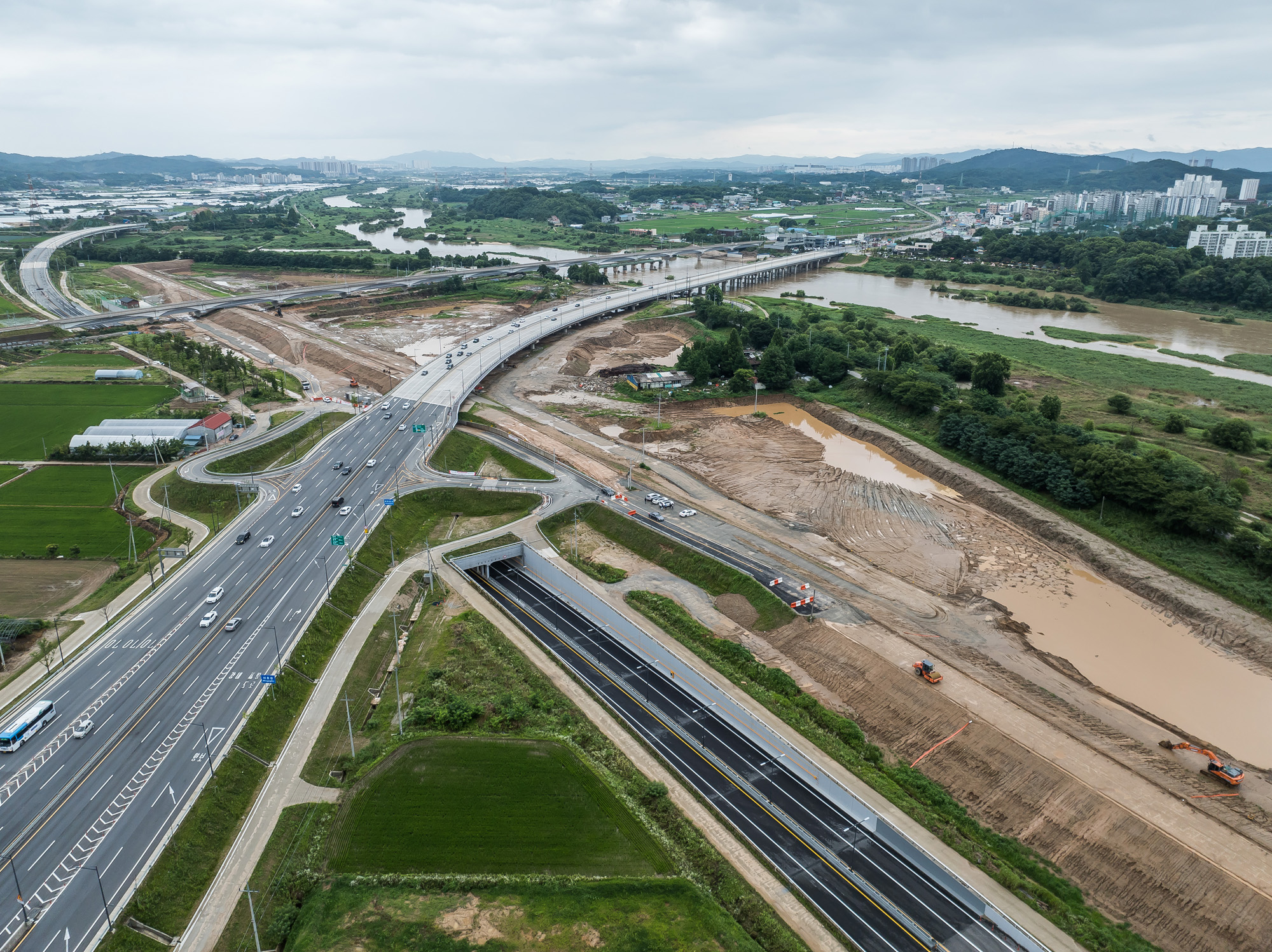 사회;사건사고;사망사고;오송참사;오송궁평2지하차도참사;747번버스기사유가족이중훈;미호강임시제방붕괴;궁평지하차도