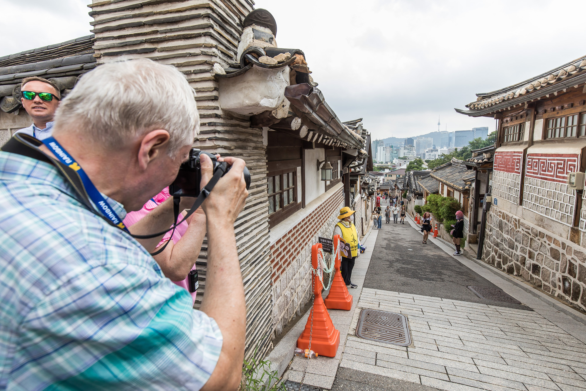 사회;세태;외국인관광객;북촌한옥마을;오버투어리즘;과잉관광;한옥마을주민피해;관광객증가;관광산업