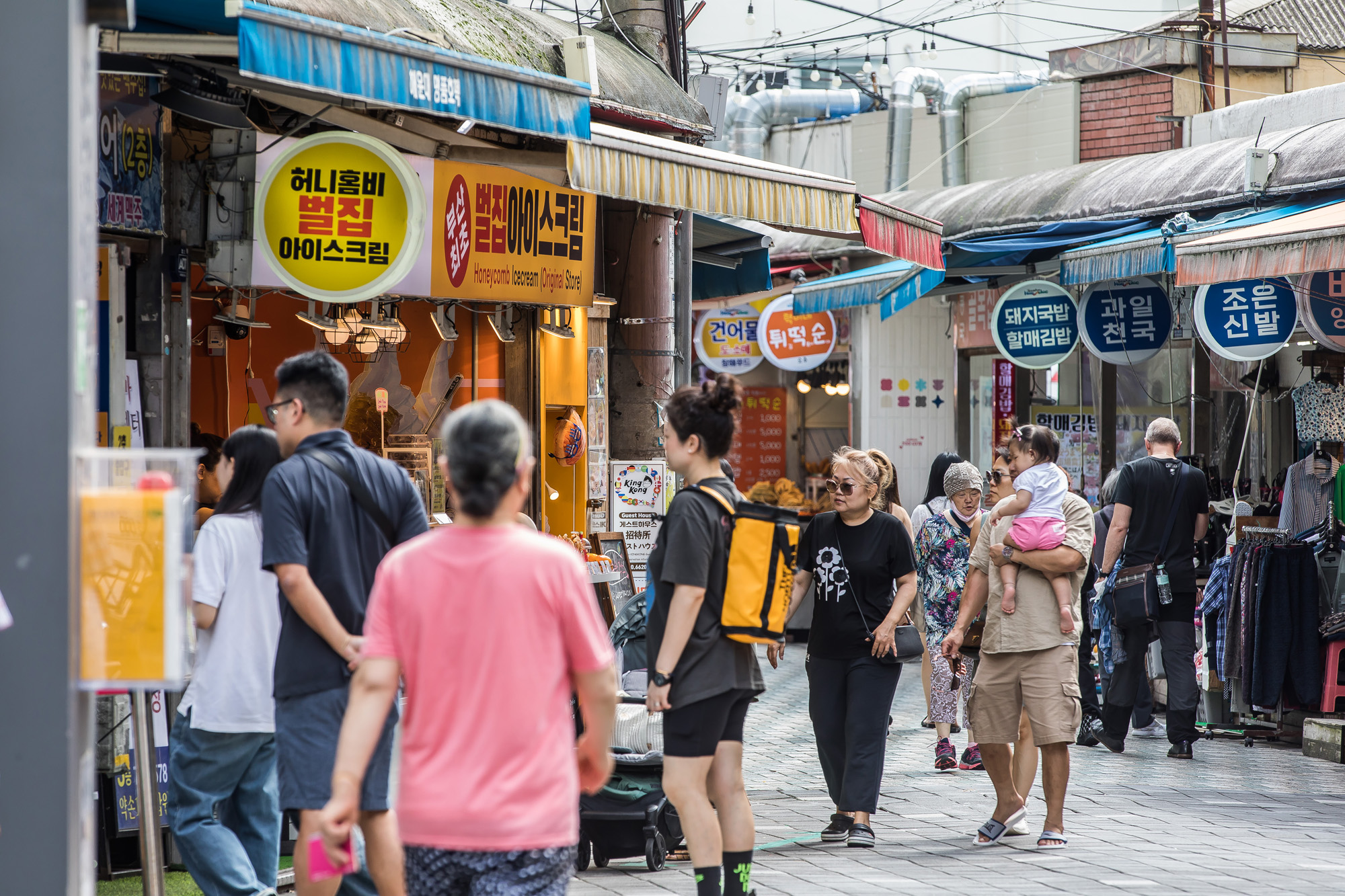 정치;정당;여당;국민의힘;국민의힘전당대회;국민의힘당대표;당권주자;영남권민심;국민의힘텃밭;국민의힘PKTK합동연설회;한동훈;원희룡;나경원;윤상현;부산민심;부산해운대전통시장;해운대시장