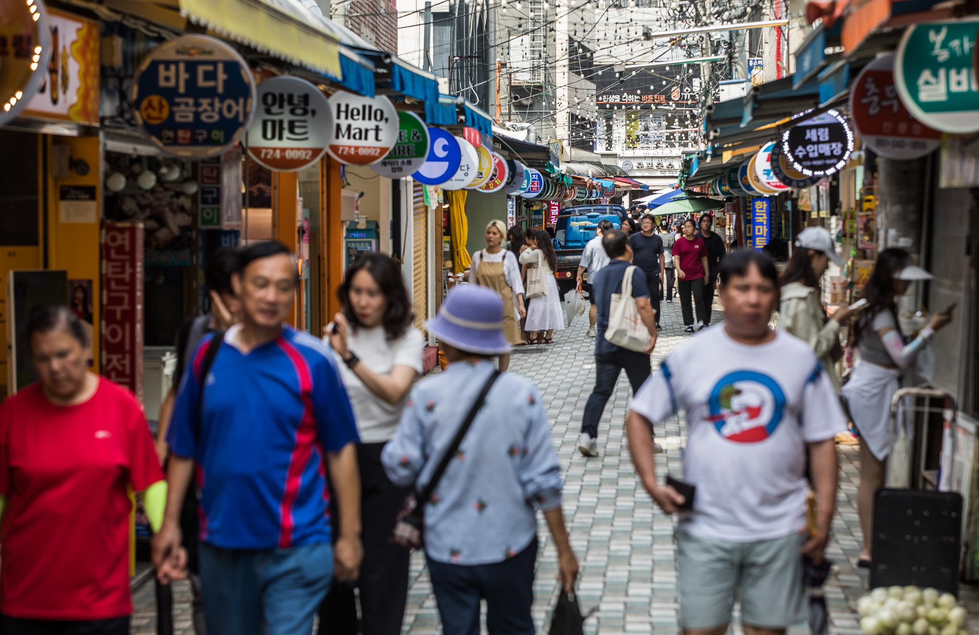 정치;정당;여당;국민의힘;국민의힘전당대회;국민의힘당대표;당권주자;영남권민심;국민의힘텃밭;국민의힘PKTK합동연설회;한동훈;원희룡;나경원;윤상현;부산민심;부산해운대전통시장;해운대시장
