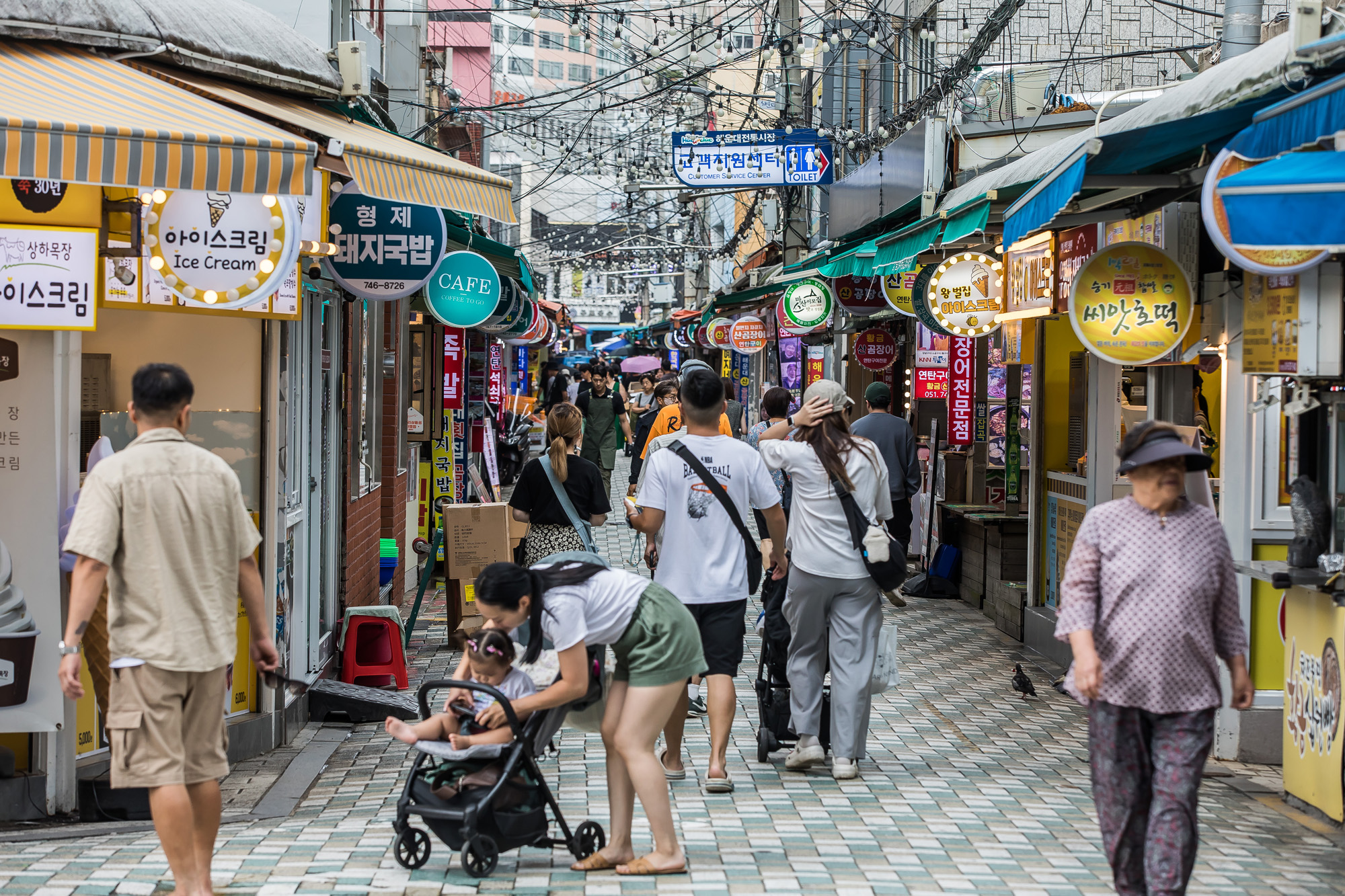 정치;정당;여당;국민의힘;국민의힘전당대회;국민의힘당대표;당권주자;영남권민심;국민의힘텃밭;국민의힘PKTK합동연설회;한동훈;원희룡;나경원;윤상현;부산민심;부산해운대전통시장;해운대시장