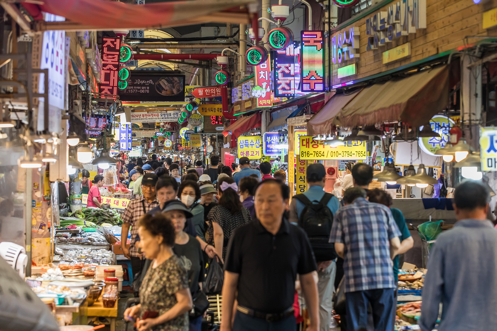 정치;정당;여당;국민의힘;국민의힘전당대회;국민의힘당대표;당권주자;영남권민심;국민의힘텃밭;국민의힘PKTK합동연설회;한동훈;원희룡;나경원;윤상현;부산민심;부산부전시장;서면젊음의거리