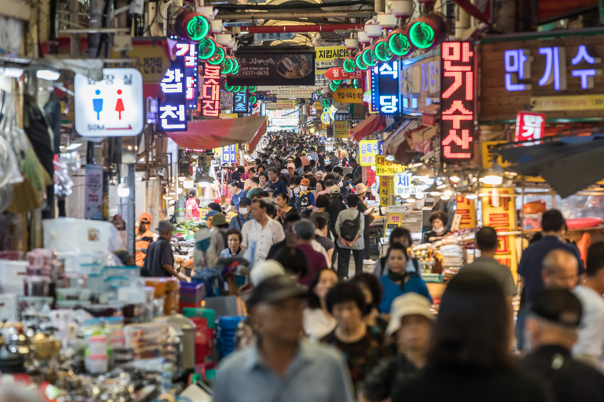 정치;정당;여당;국민의힘;국민의힘전당대회;국민의힘당대표;당권주자;영남권민심;국민의힘텃밭;국민의힘PKTK합동연설회;한동훈;원희룡;나경원;윤상현;부산민심;부산부전시장;서면젊음의거리