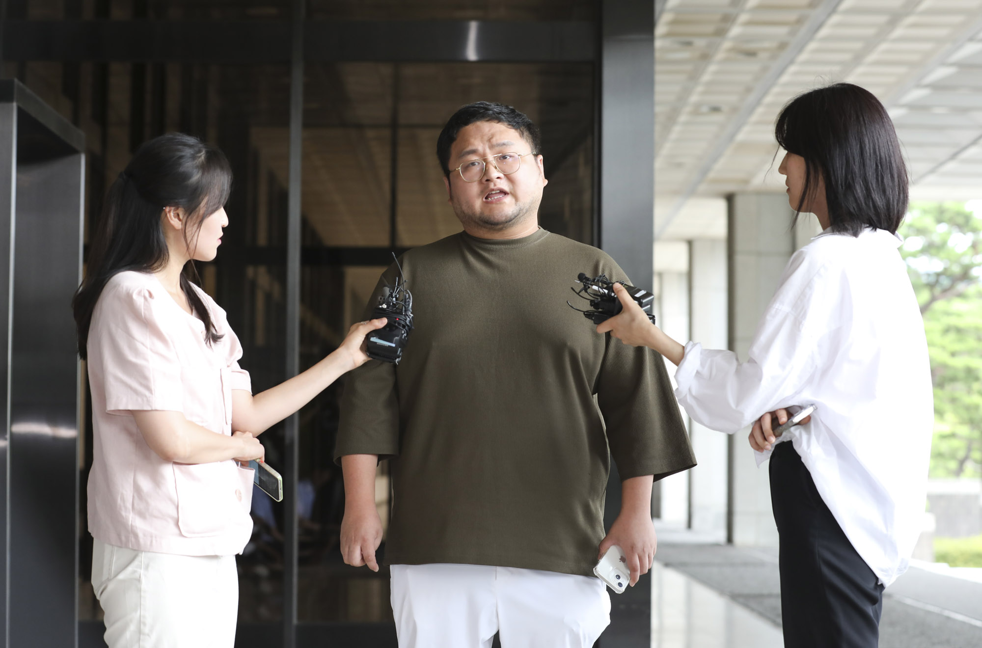 구제역;유튜버;사이버렉카;렉카연합;쯔양;랙카;구제역검찰자진출석;구제역검찰;구제역중앙지검;이준희