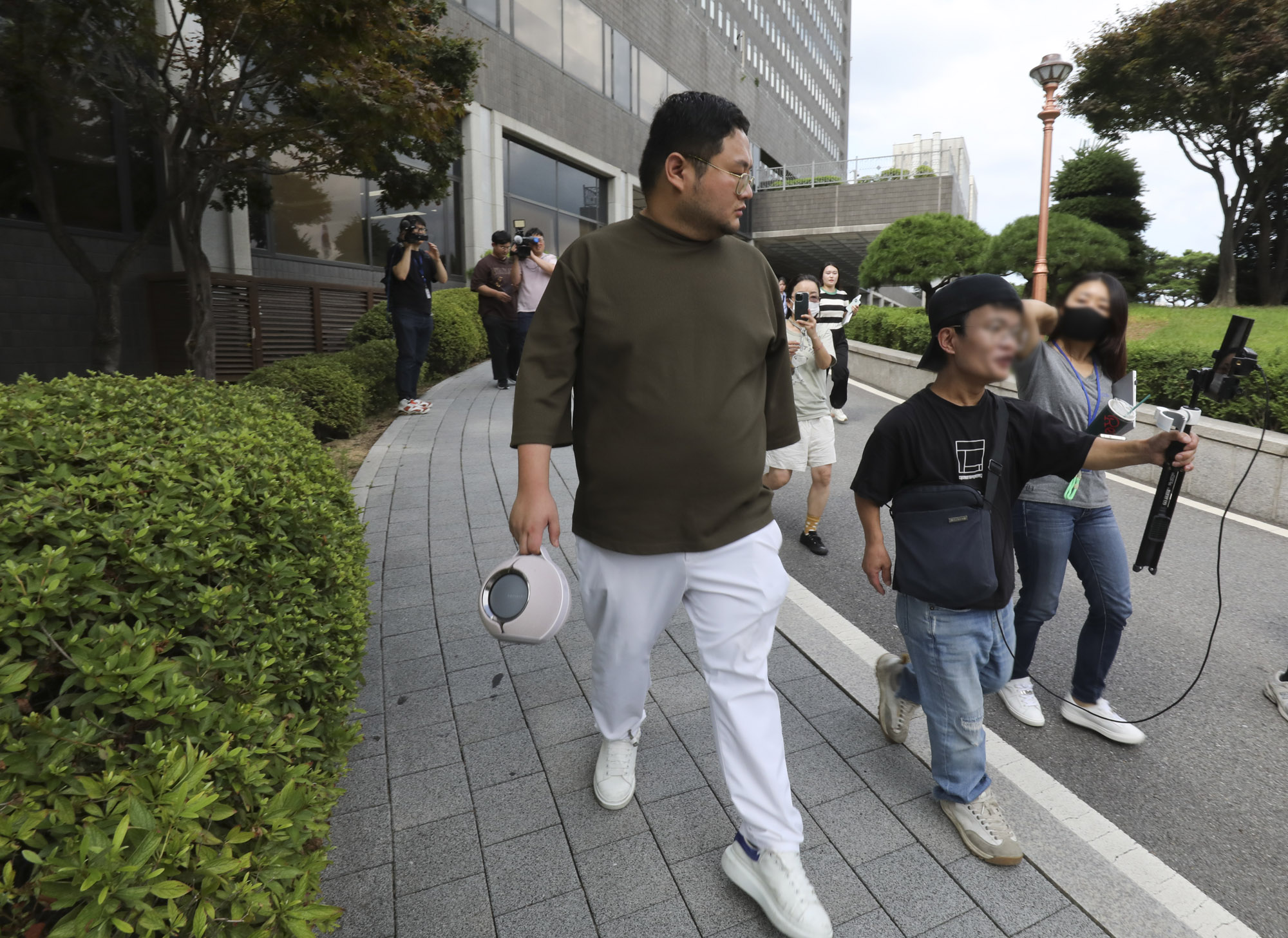 구제역;유튜버;사이버렉카;렉카연합;쯔양;랙카;구제역검찰자진출석;구제역검찰;구제역중앙지검;이준희