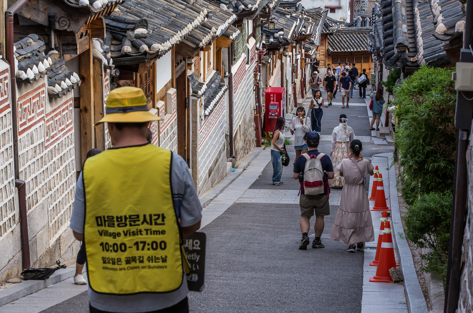 사회;세태;외국인관광객;북촌한옥마을;오버투어리즘;과잉관광;한옥마을주민피해;관광객증가;관광산업