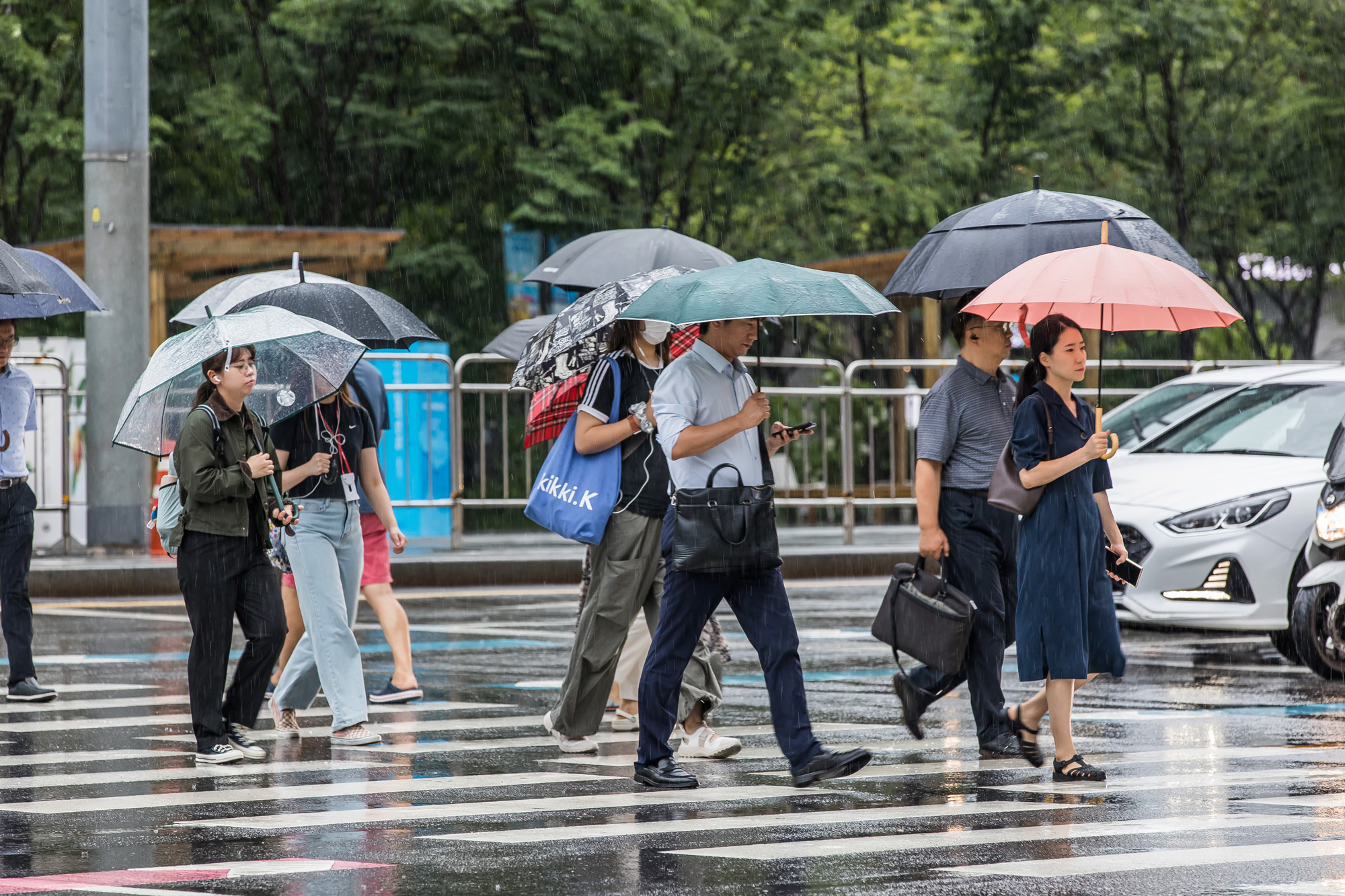 사회;세태;계절;여름;장마;장마철;장마철집중호우;호우경보;광화문사거리;광화문네거리;장마철출근길