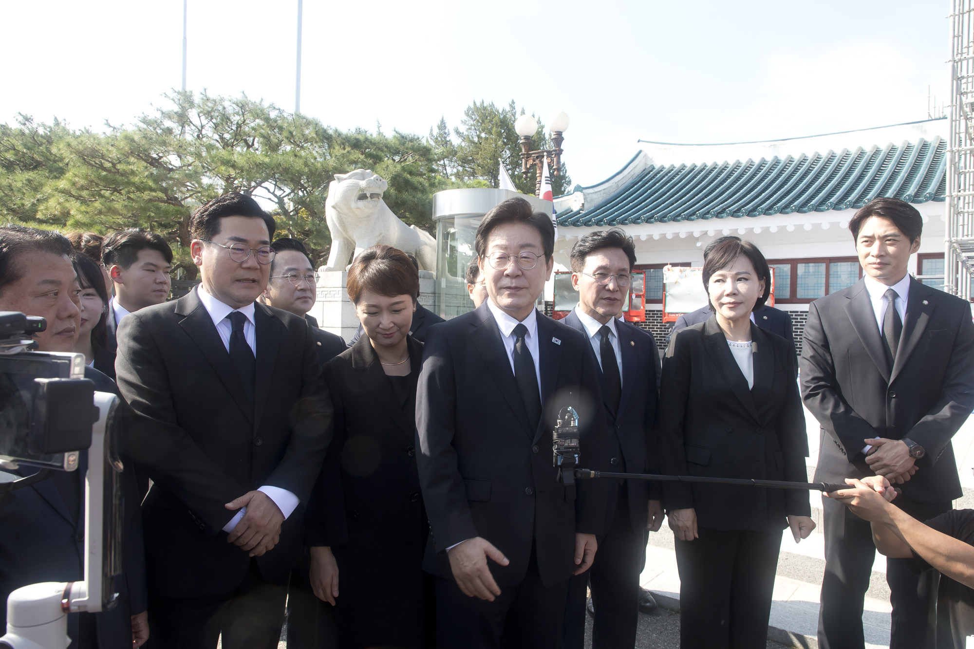 정치;더불어민주당;현충원;참배