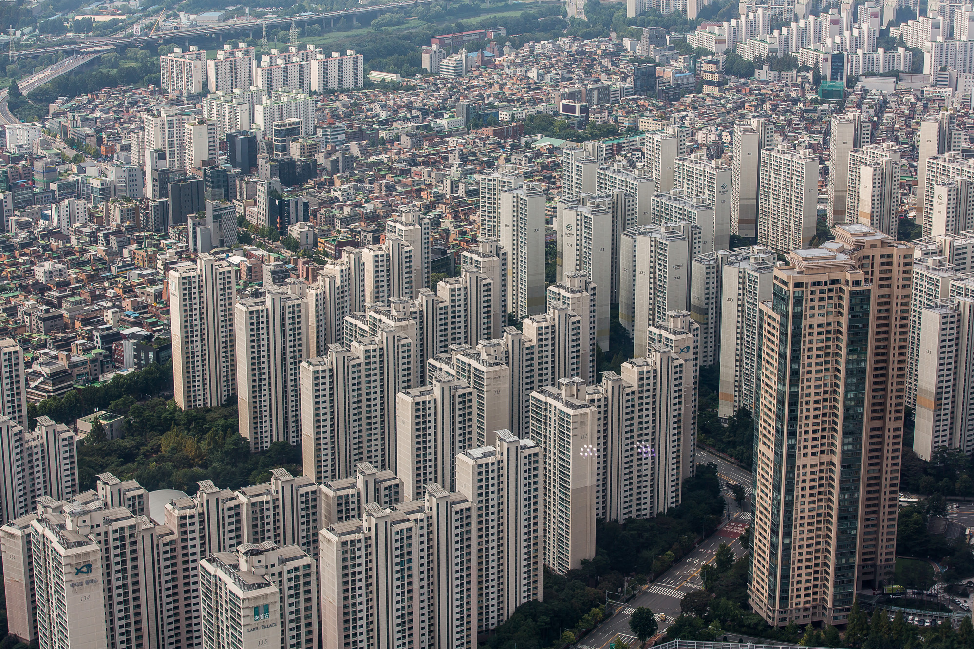 경제;부동산;아파트;서울아파트단지;서울부동산;부동산스케치;롯데월드타워에서본아파트;빌라전세