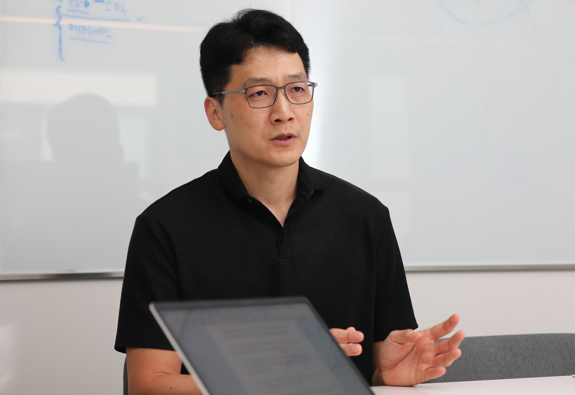 사회;산업;딥페이크;서경덕;에스투더블유