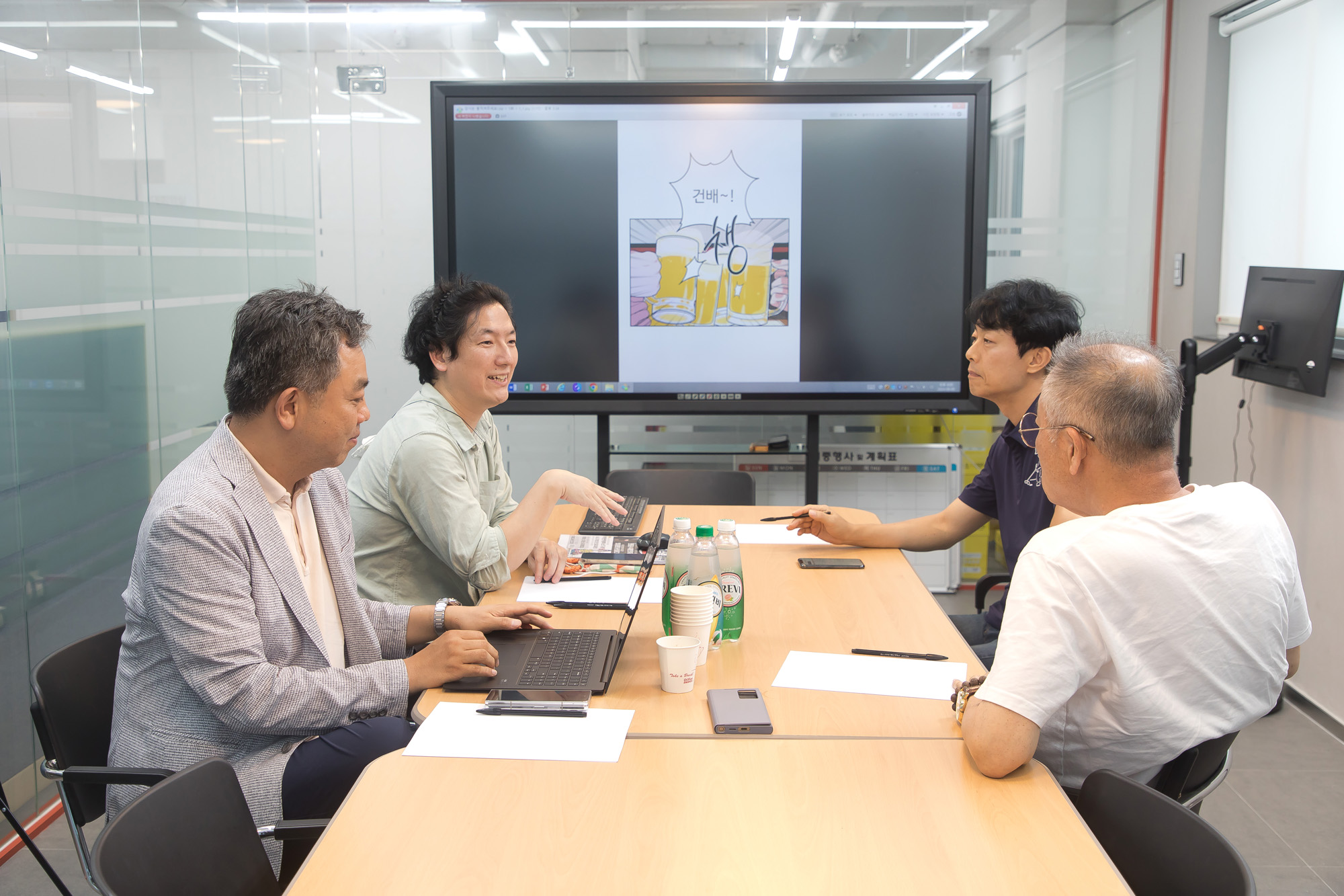 회사;행사;만화공모전;심사