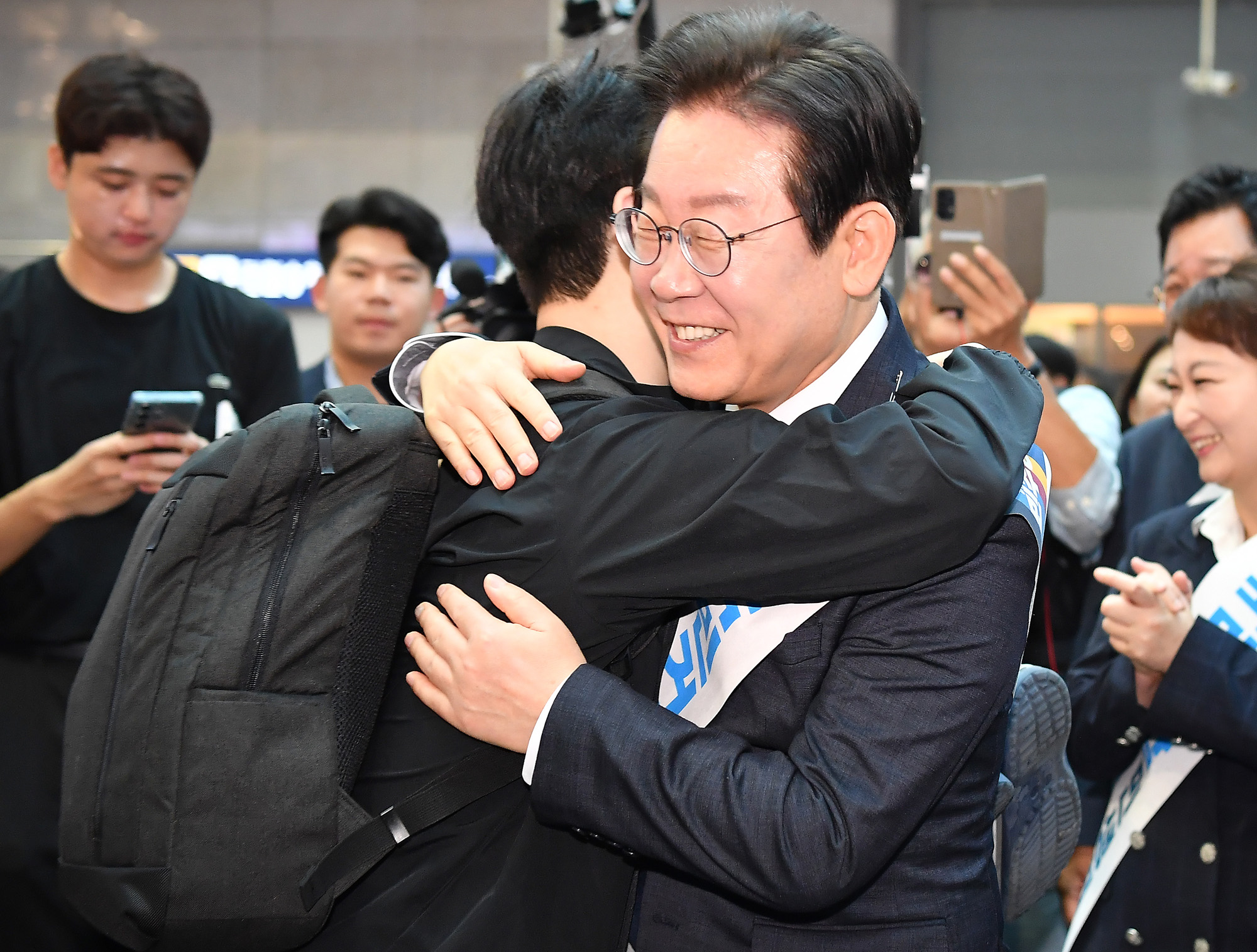 이재명 더불어 민주당 추석 귀성 용산역
