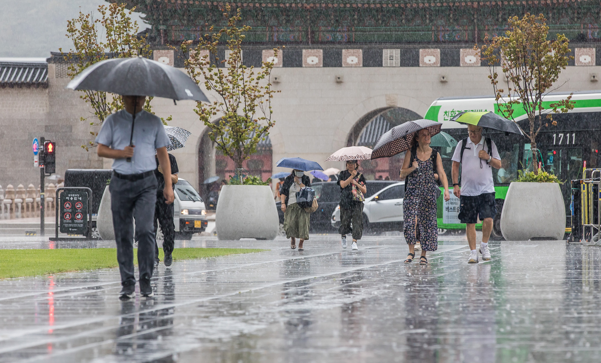 사회;계절;가을;가을비;가을비스케치;가을장마;광화문네거리