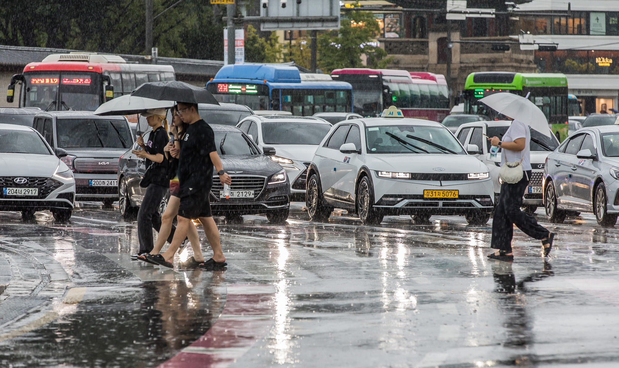 사회;계절;가을;가을비;가을비스케치;가을장마;광화문네거리