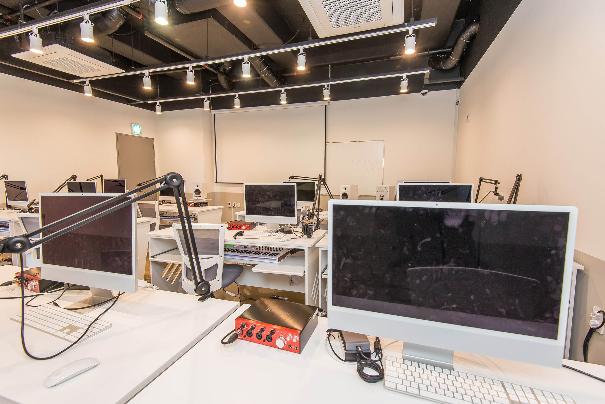 연예;엔터테인먼트;SM유니버스;K스타양성교육기관;장재원;SM엔터테인먼트;아이돌연습생;아이돌학원;SMU